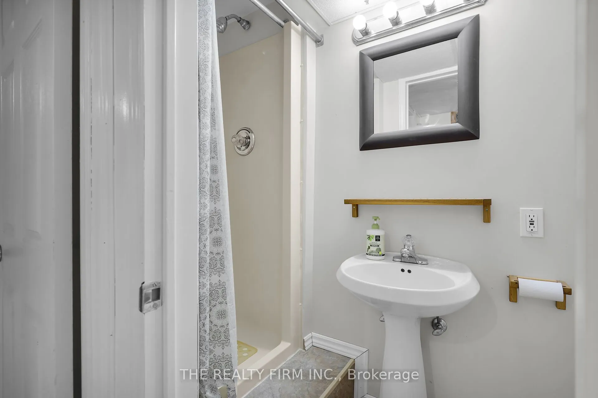 70 Chapman Court, #25