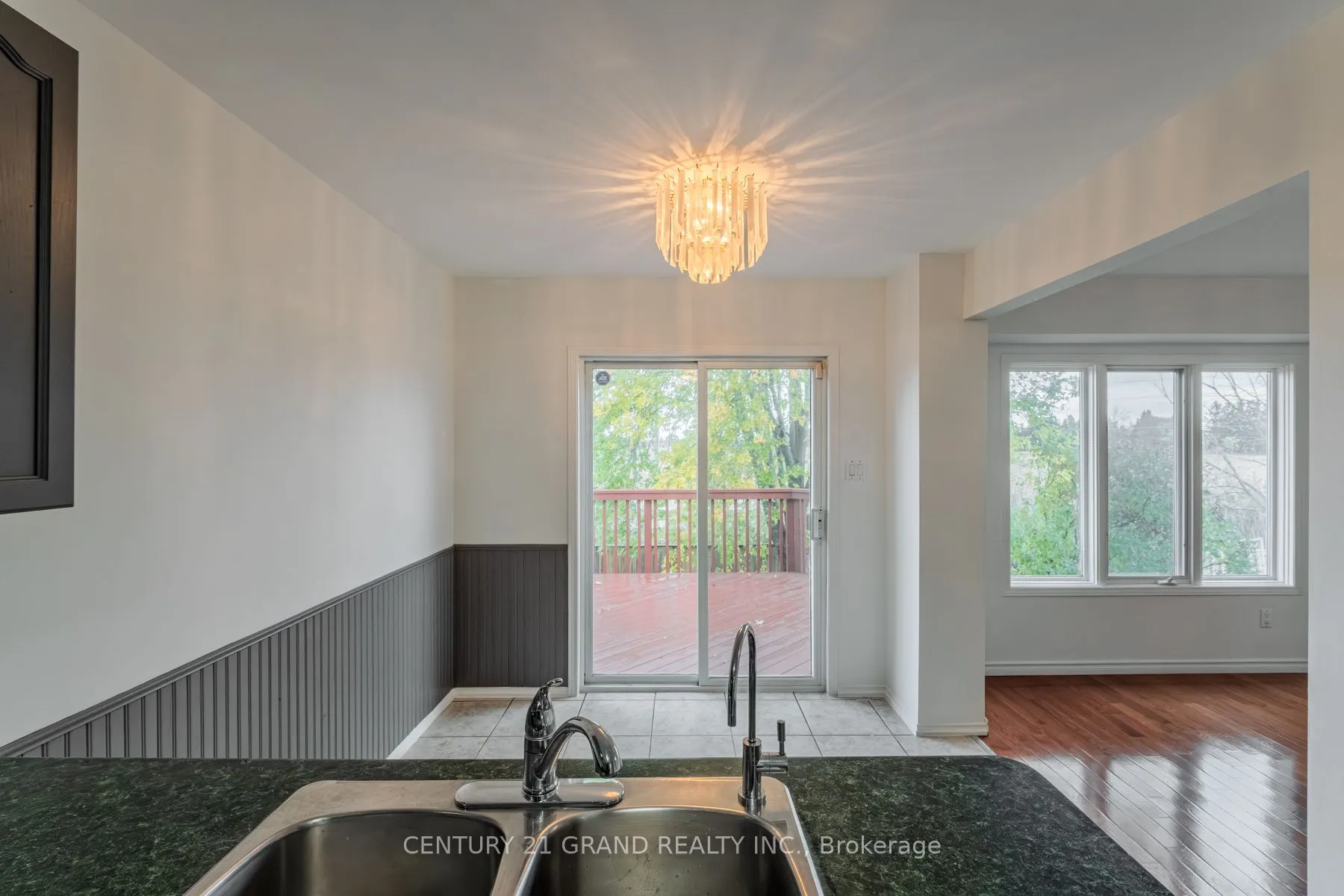 25 Anastasia Crescent