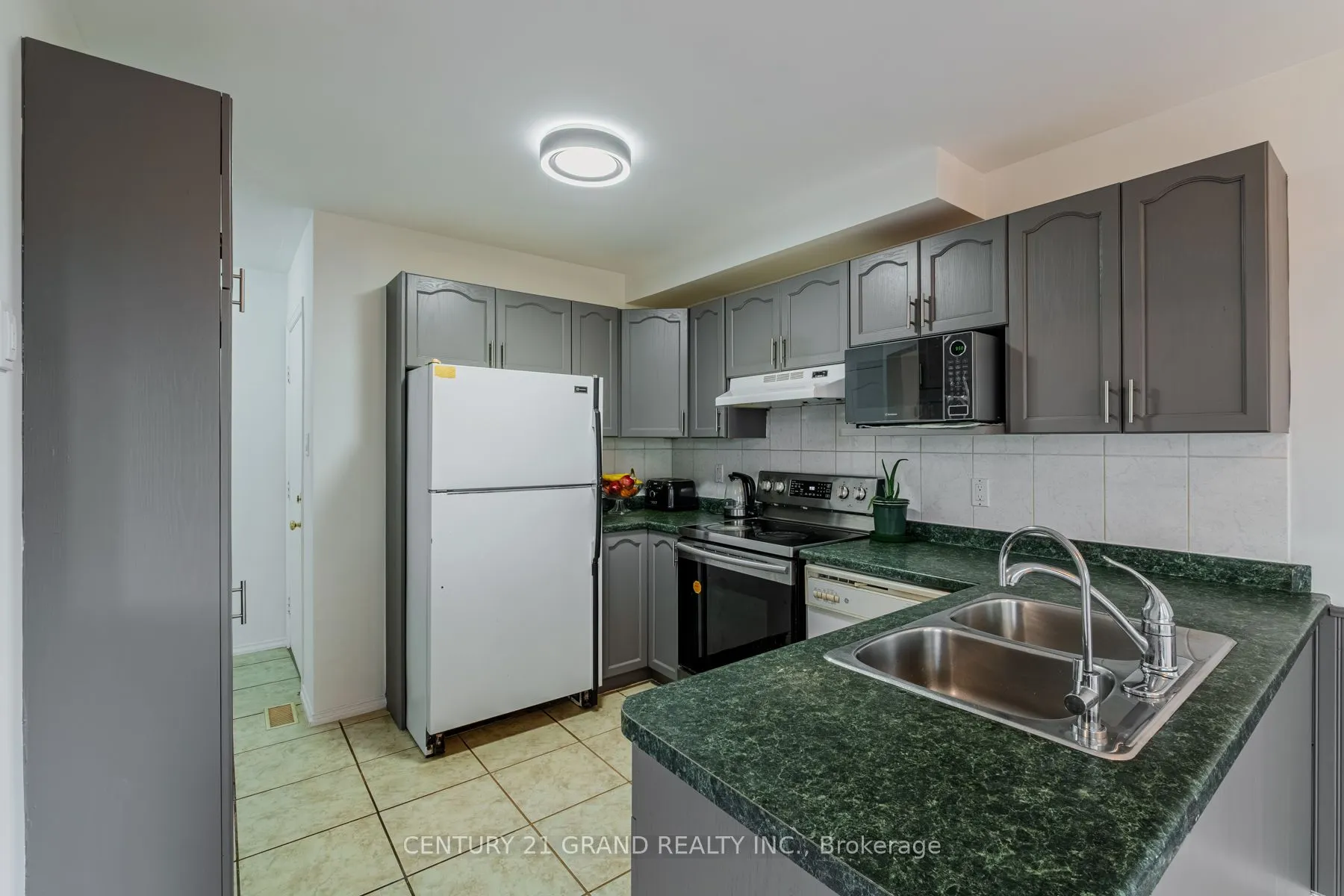 25 Anastasia Crescent