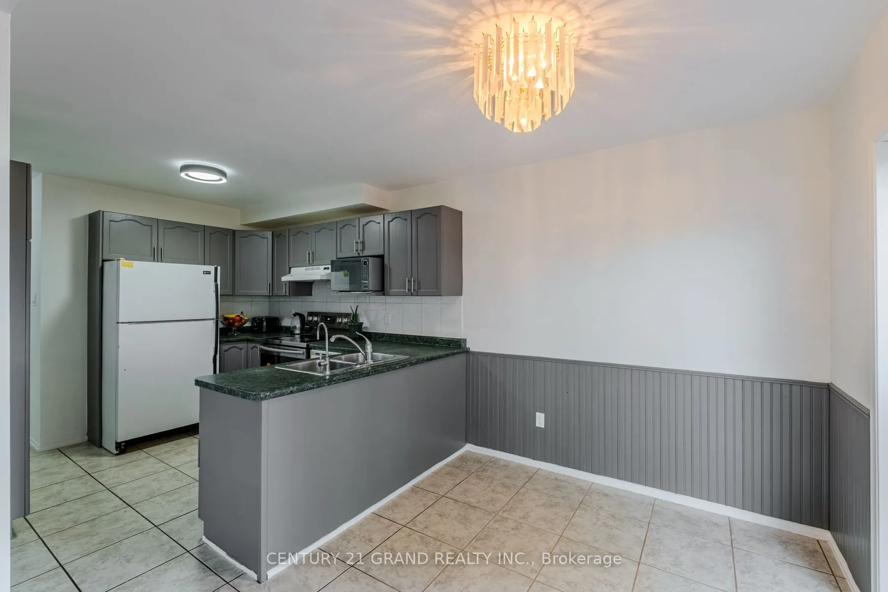 25 Anastasia Crescent