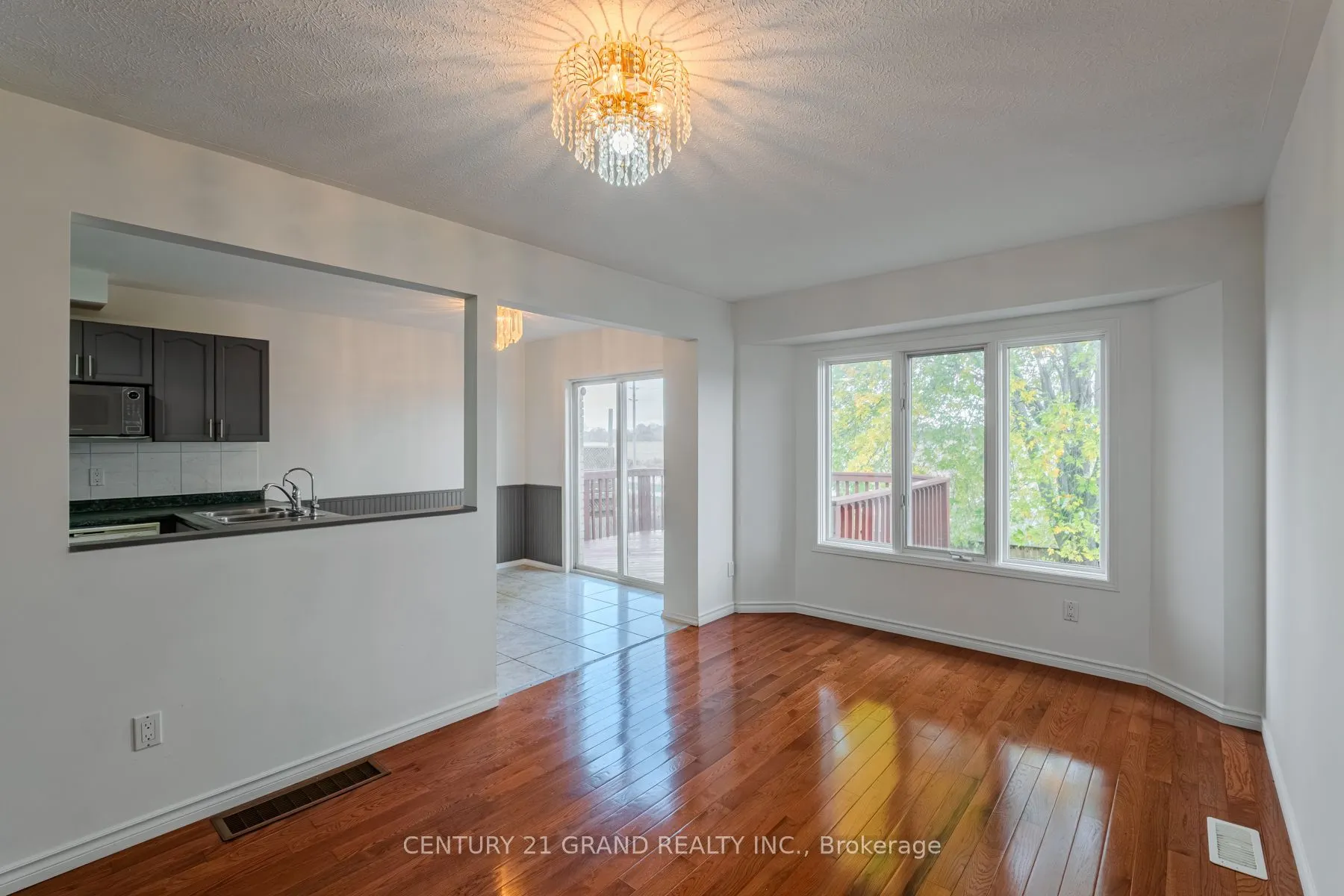 25 Anastasia Crescent