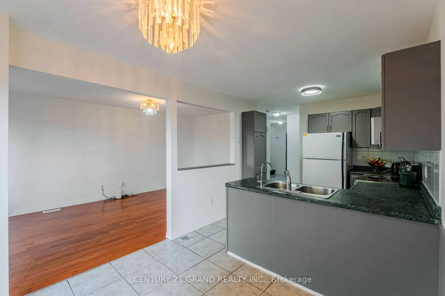 25 Anastasia Crescent