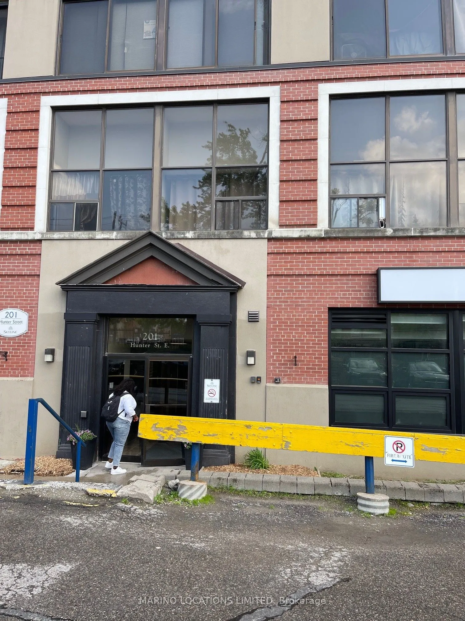 201 Hunter Street E, #100-101