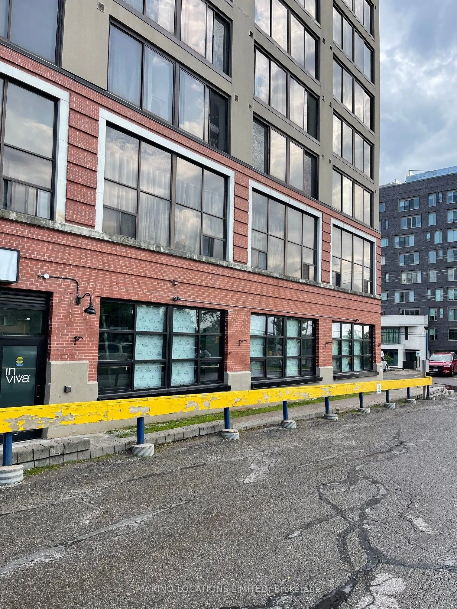 201 Hunter Street E, #100-101