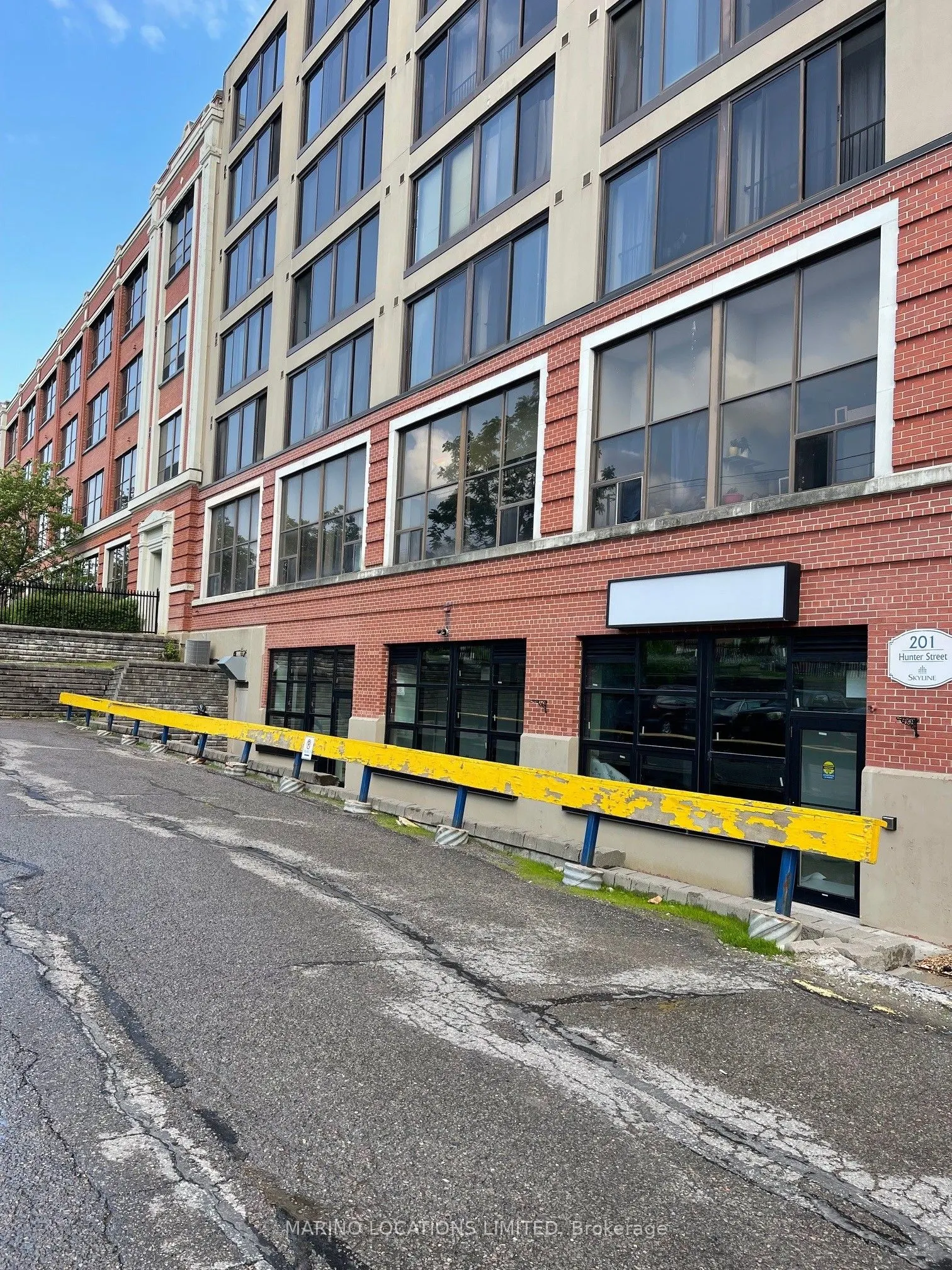 201 Hunter Street E, #100-101