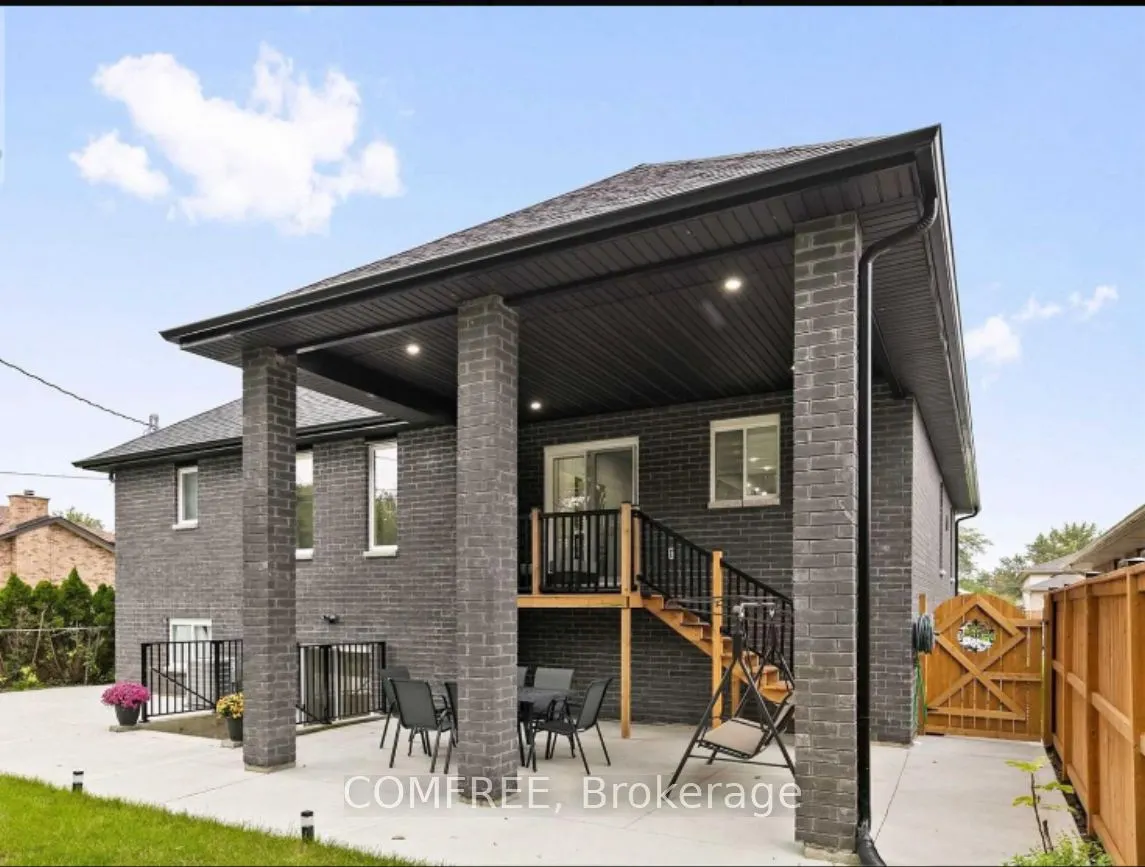 2927 Clemenceau Boulevard