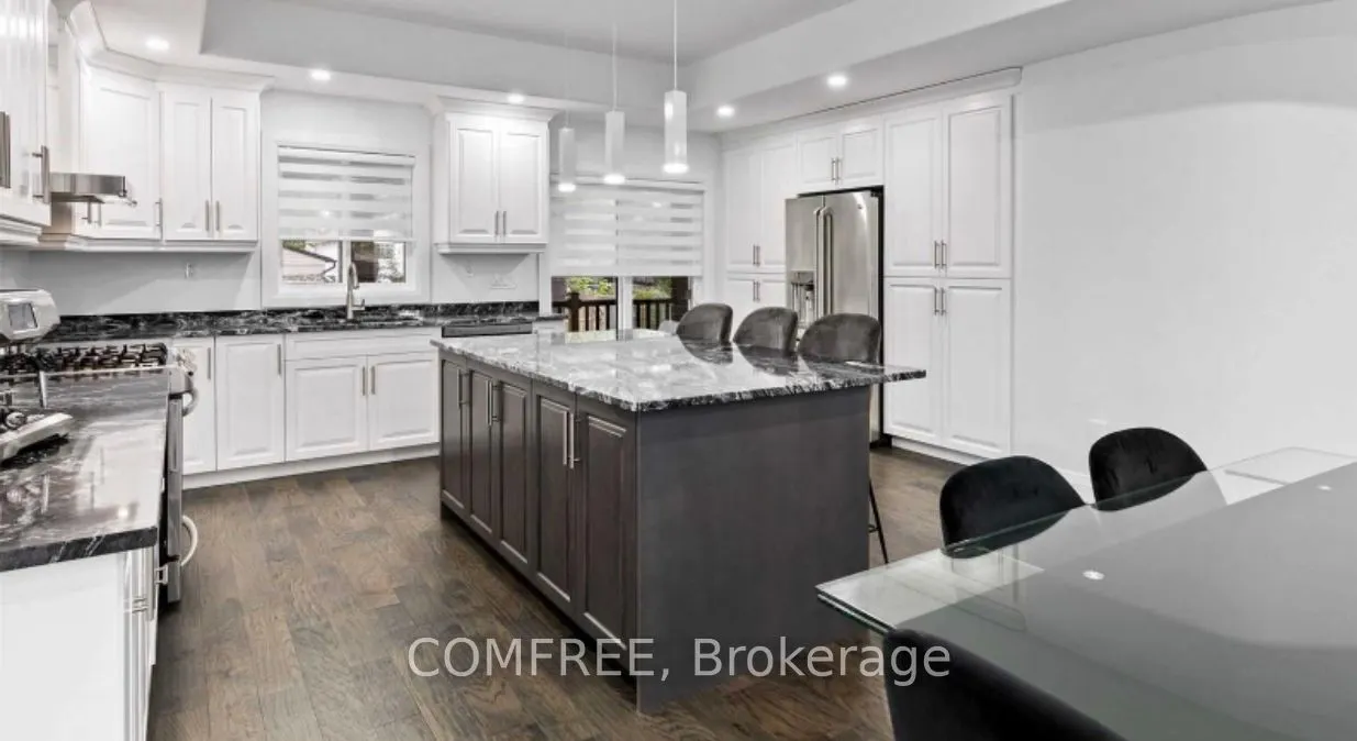 2927 Clemenceau Boulevard