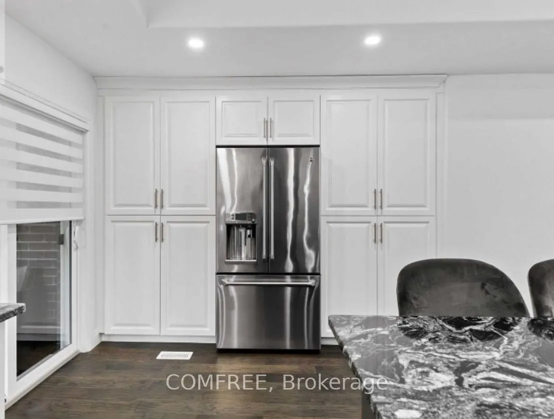 2927 Clemenceau Boulevard