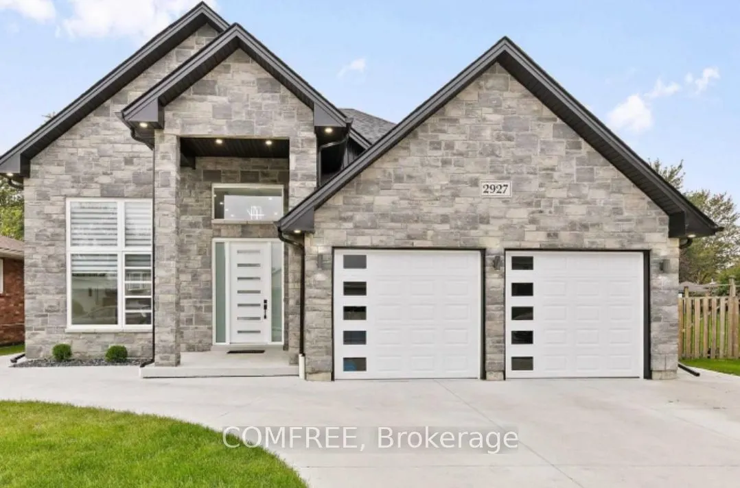 2927 Clemenceau Boulevard