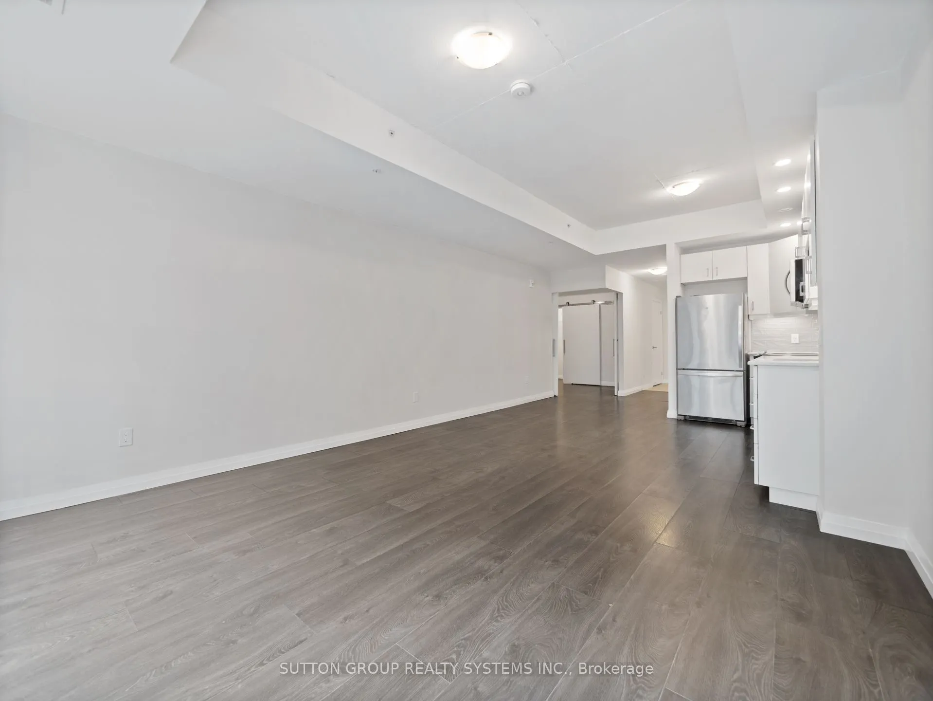 108 Garment Street, #404