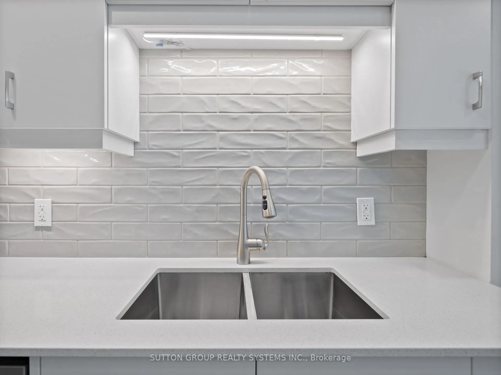 108 Garment Street, #404