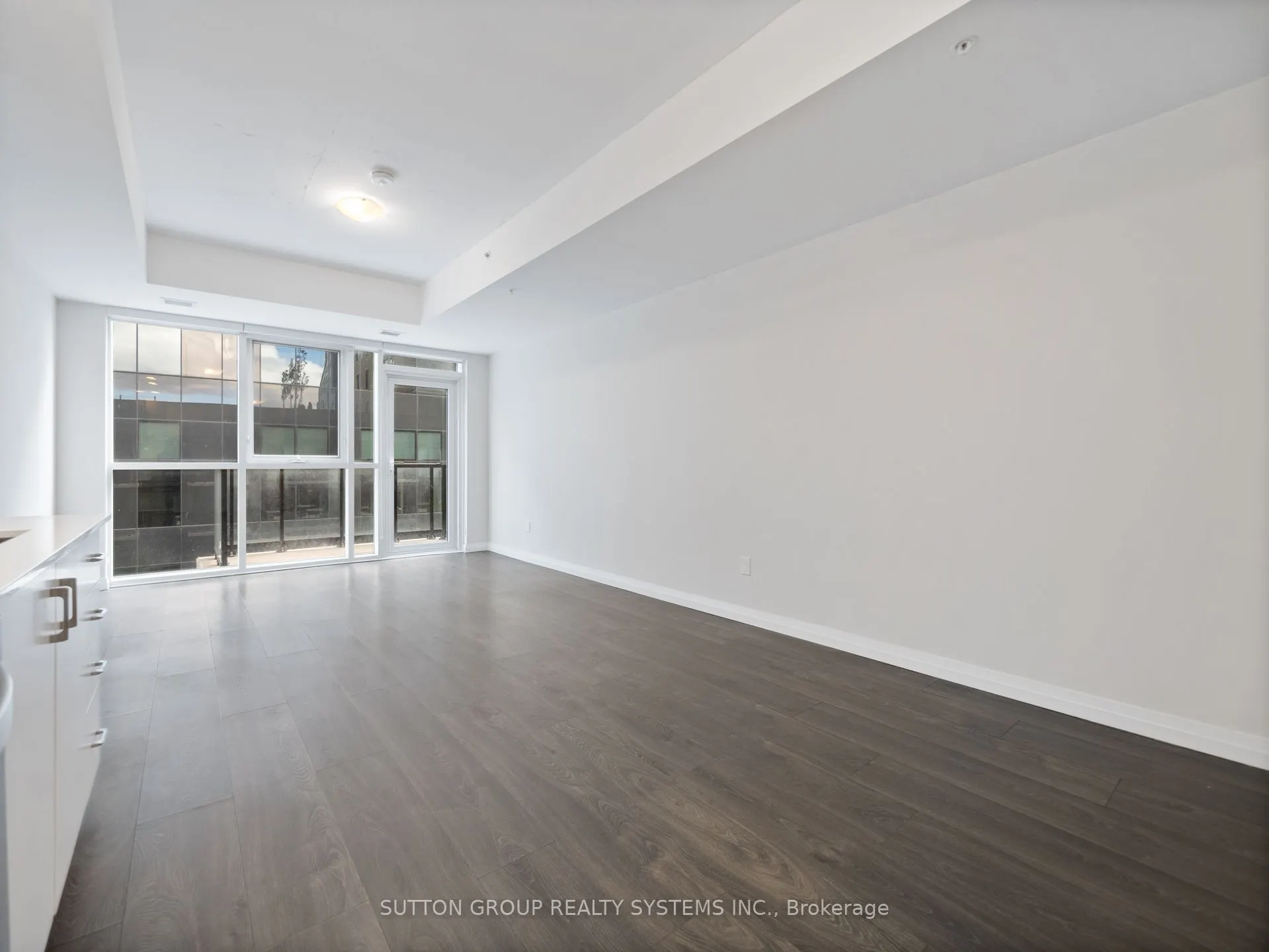 108 Garment Street, #404