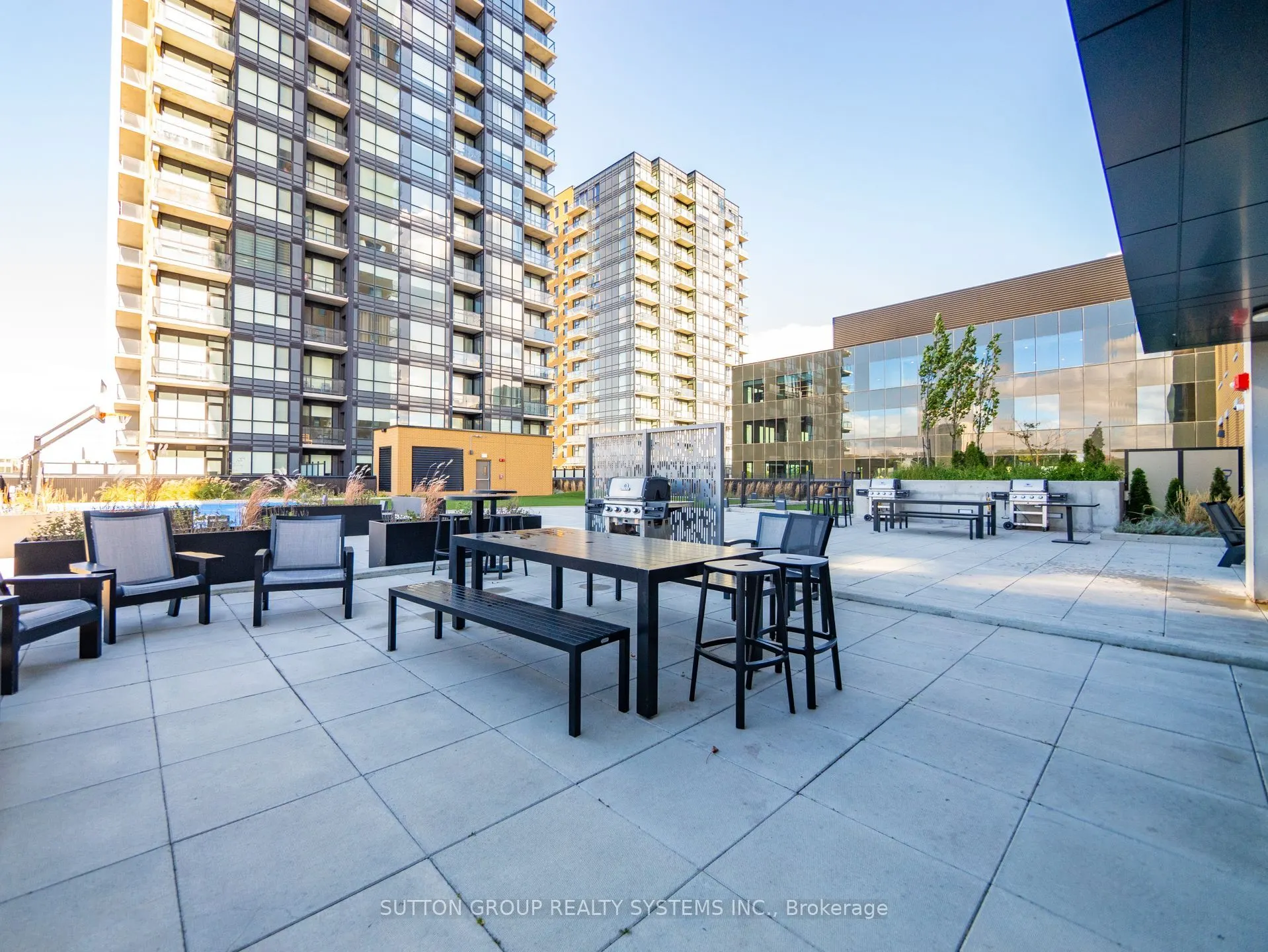 108 Garment Street, #404