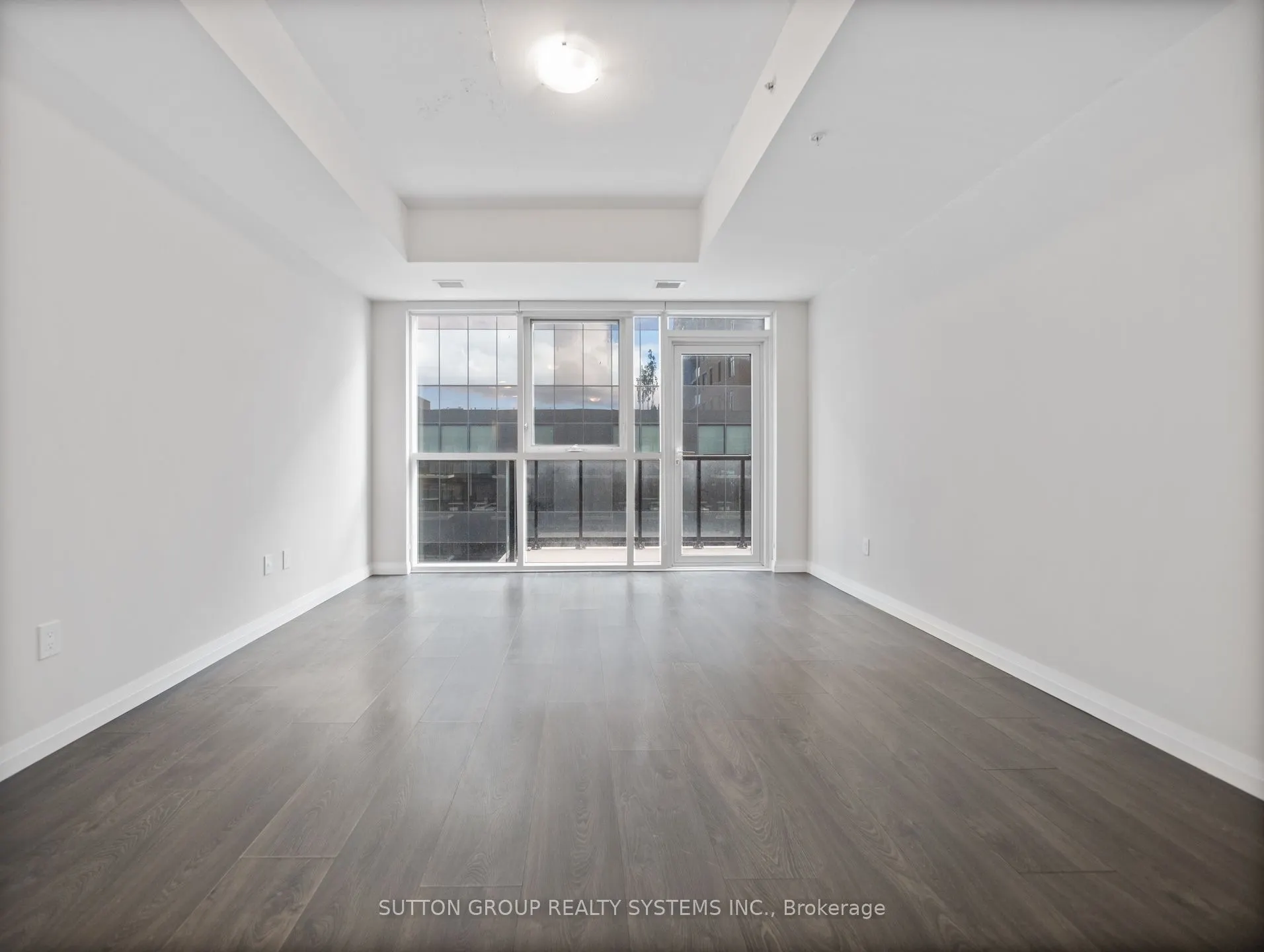 108 Garment Street, #404