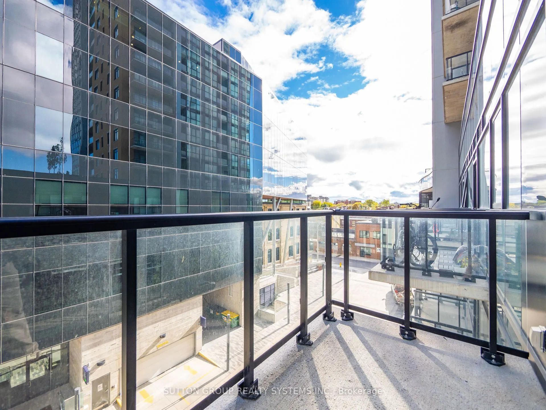 108 Garment Street, #404