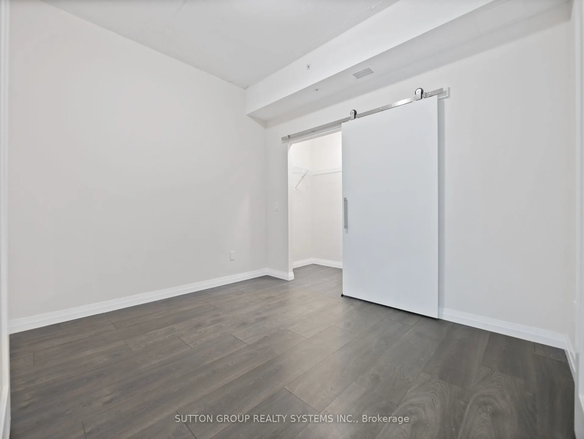 108 Garment Street, #404