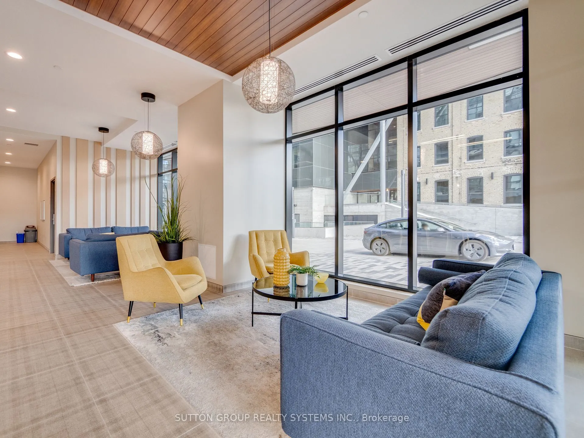 108 Garment Street, #404