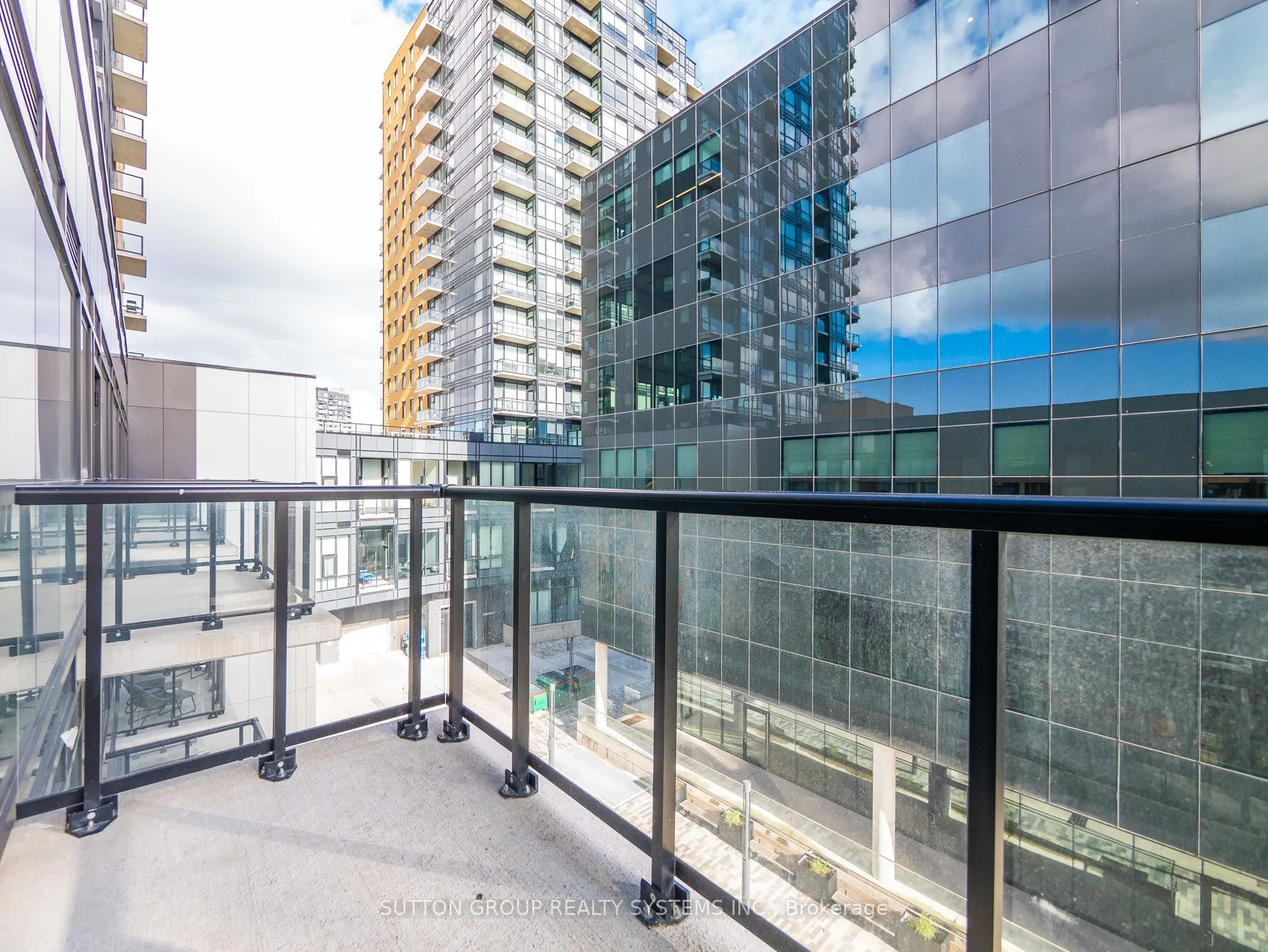 108 Garment Street, #404