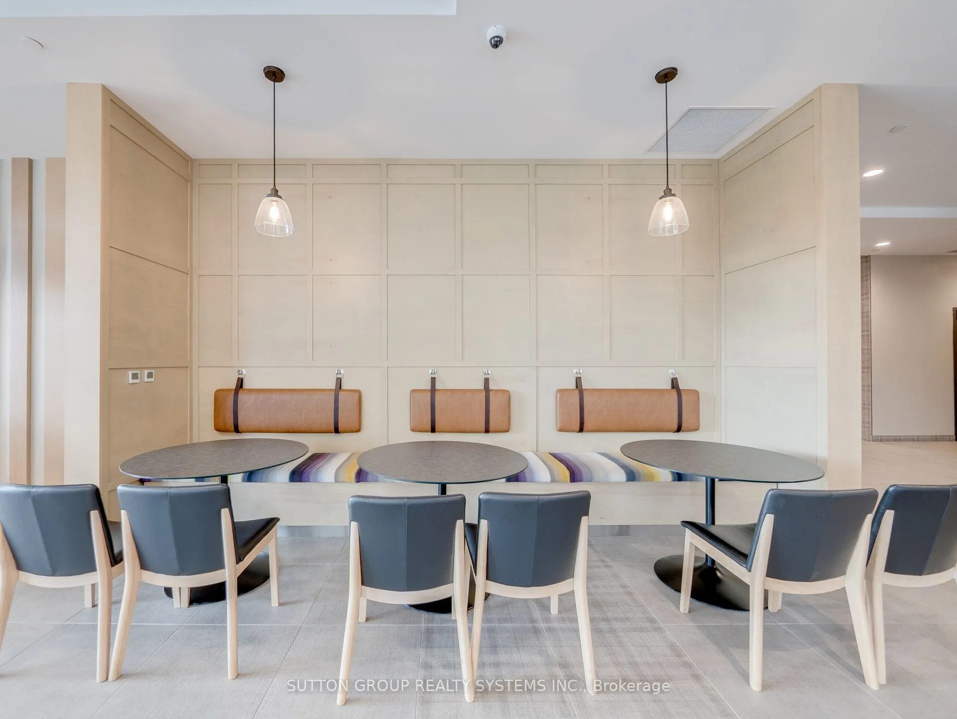 108 Garment Street, #404