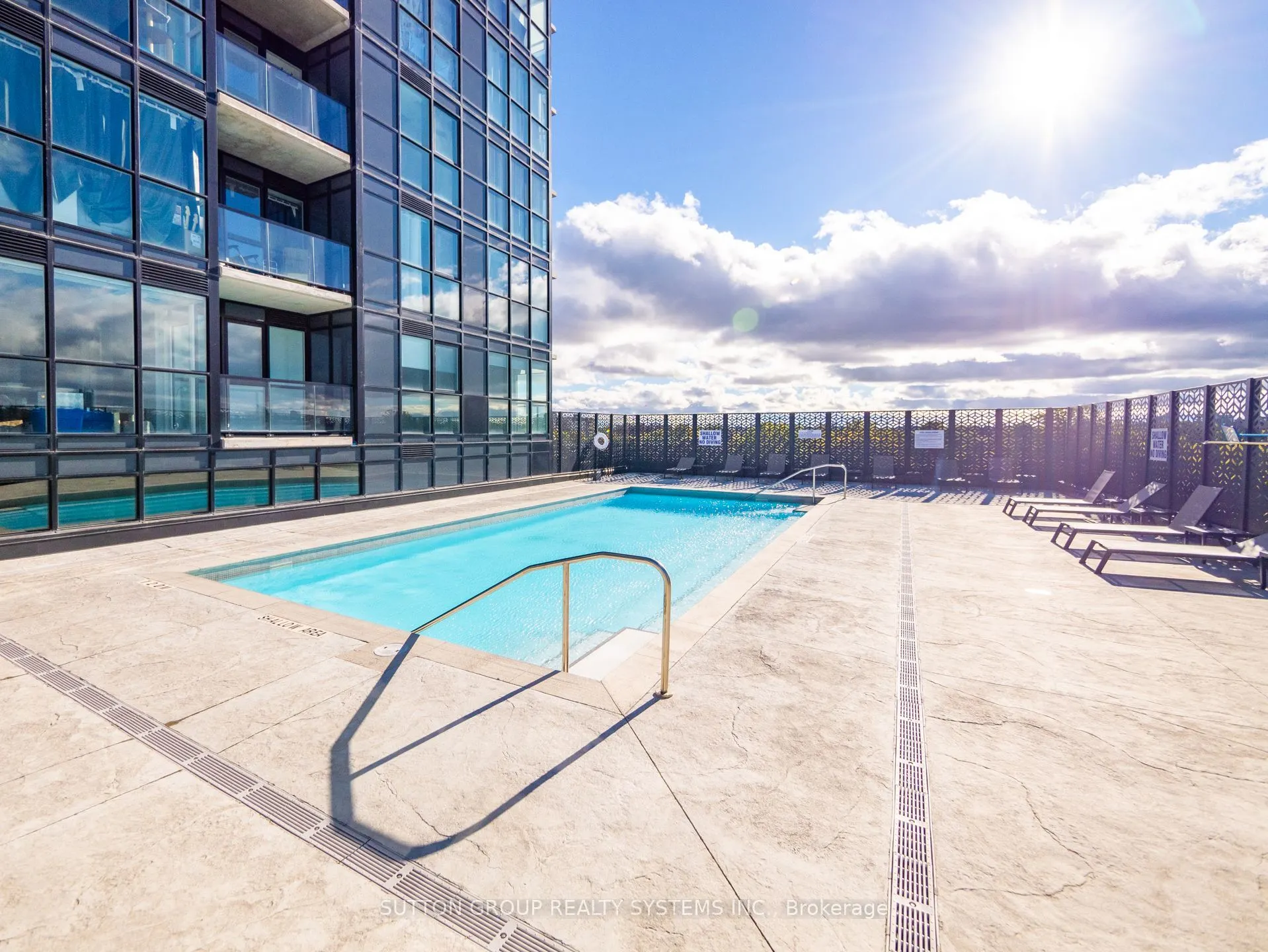 108 Garment Street, #404