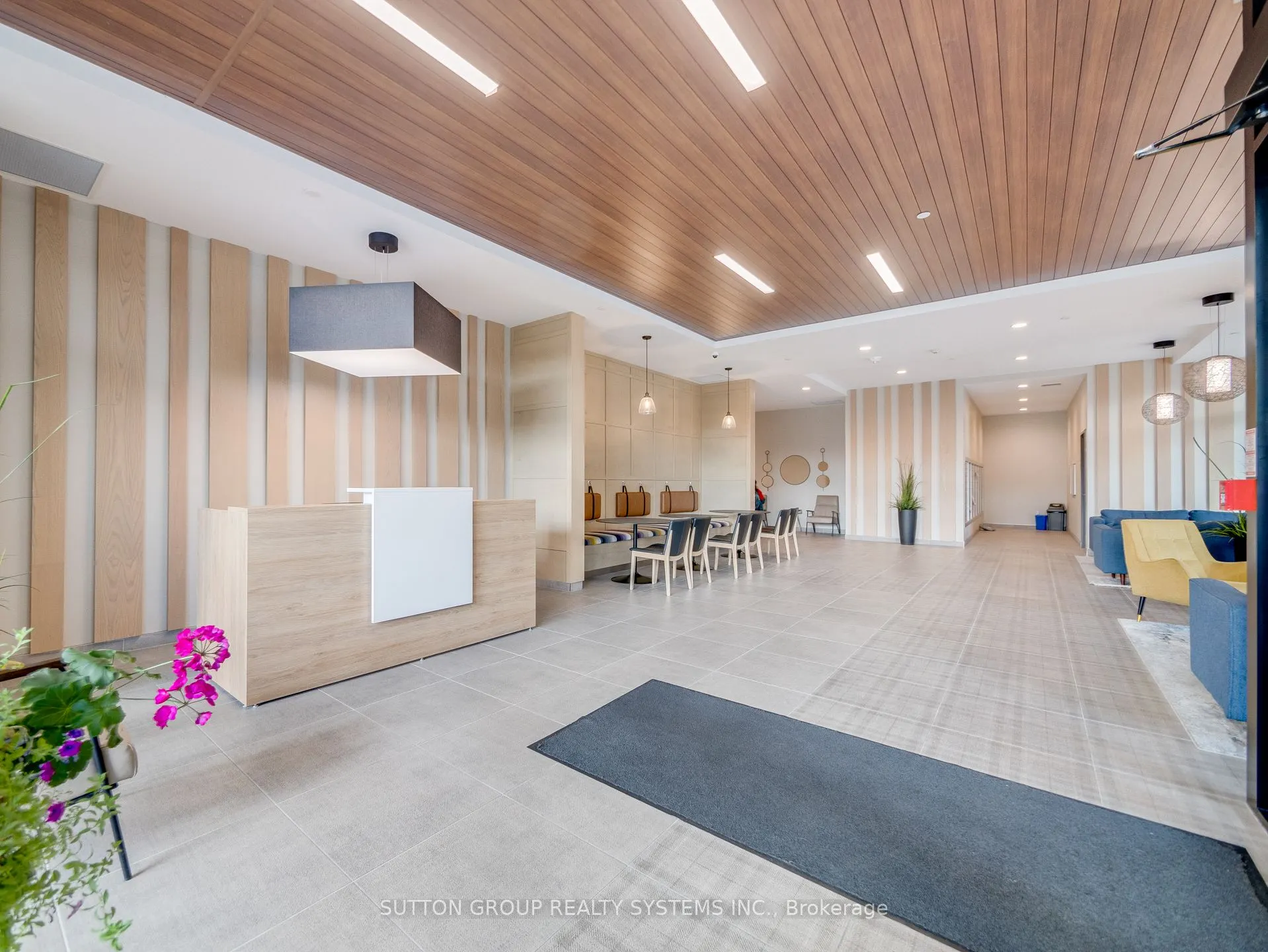 108 Garment Street, #404