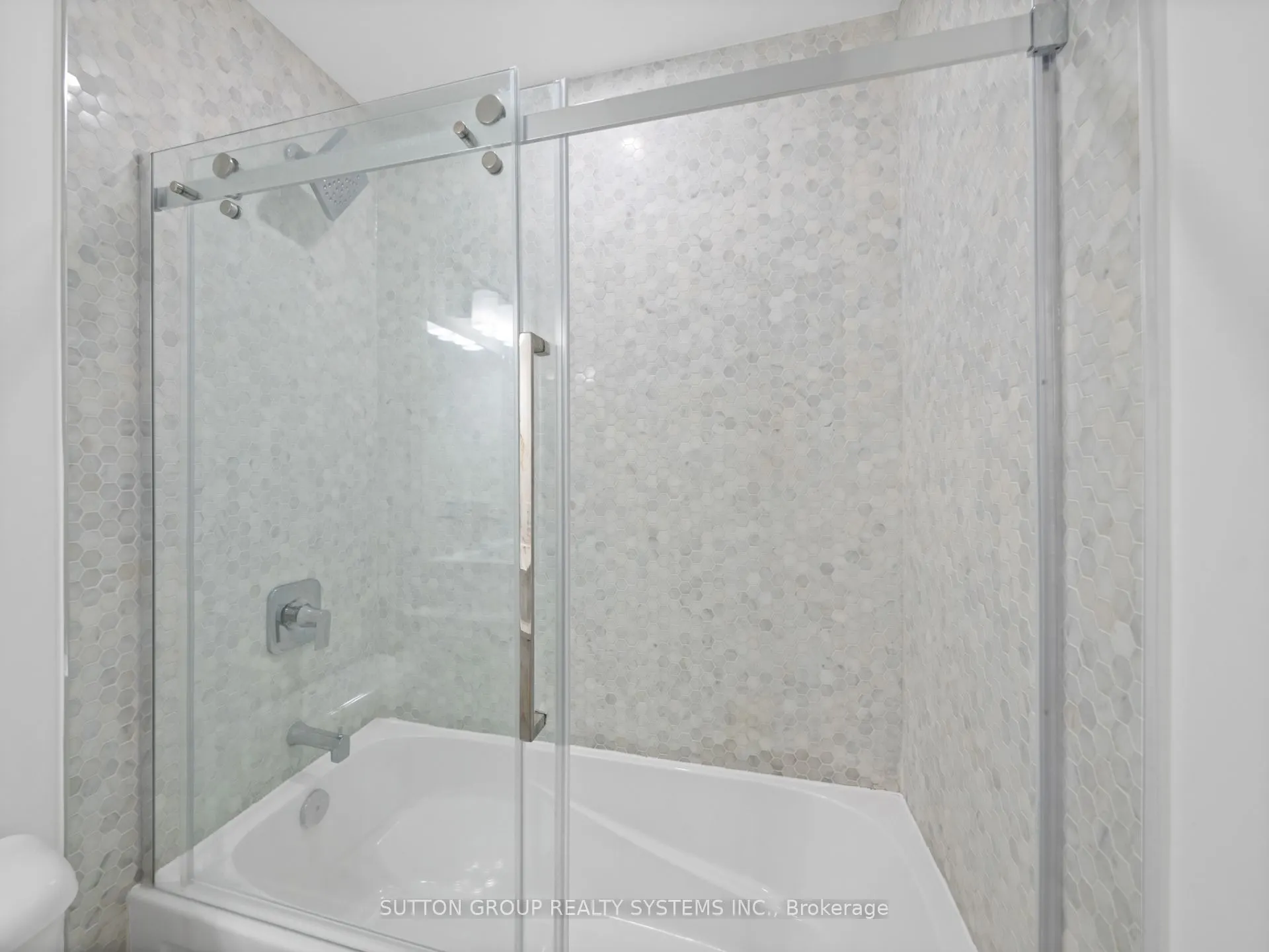 108 Garment Street, #404