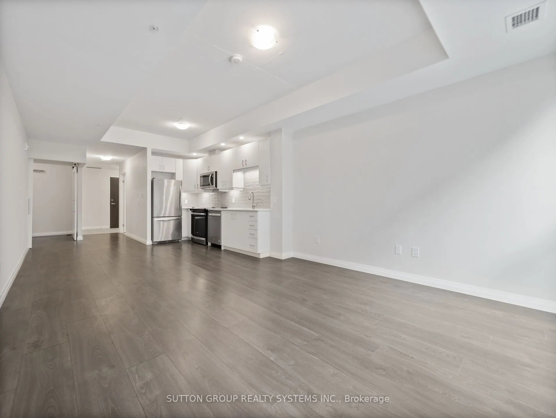 108 Garment Street, #404