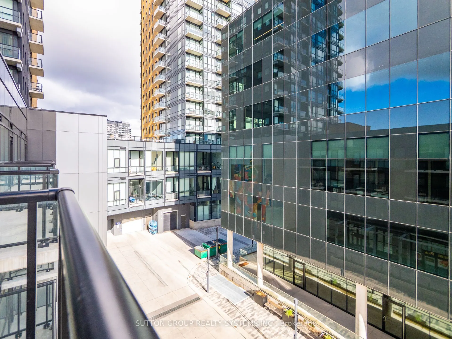 108 Garment Street, #404