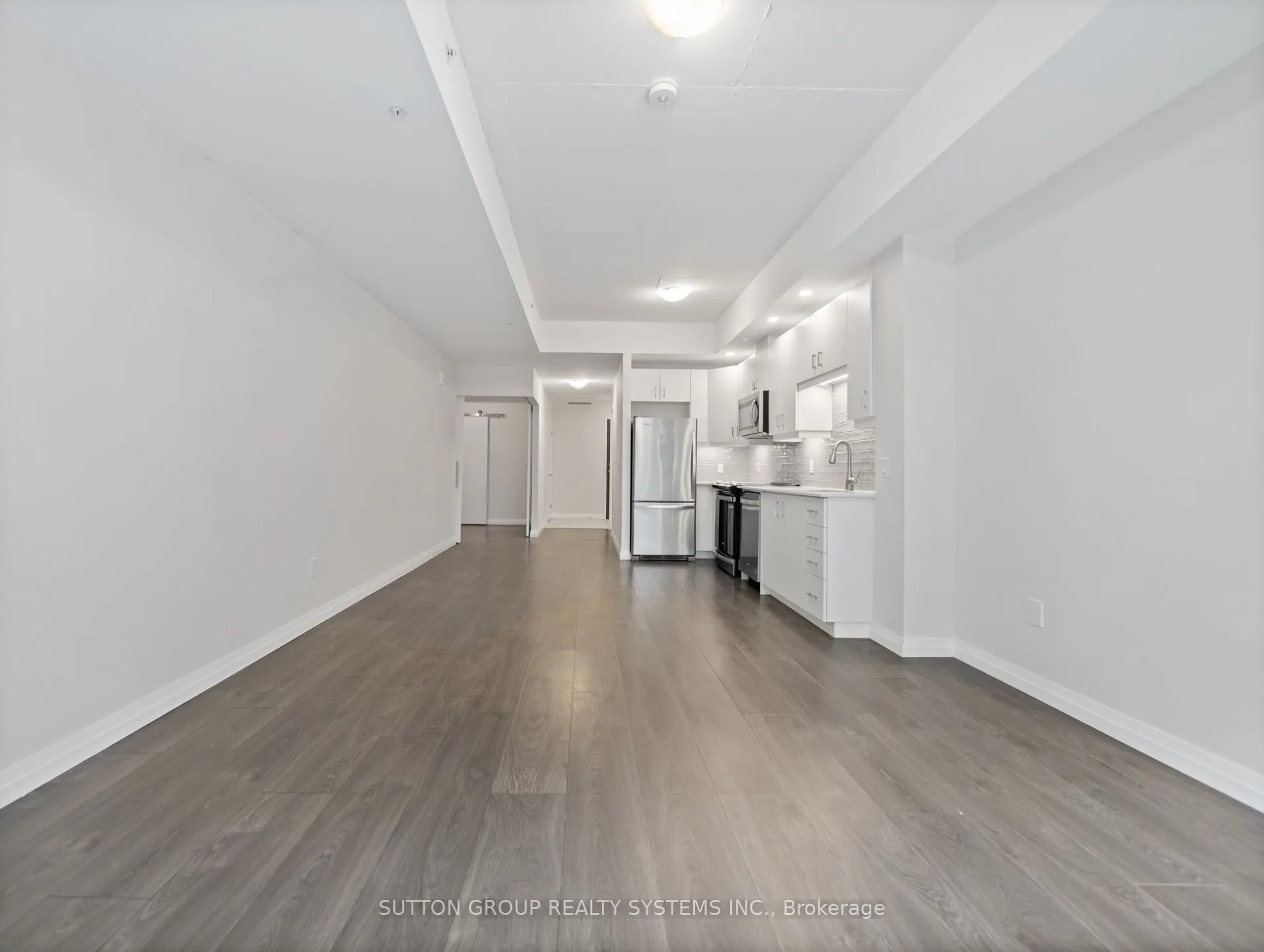 108 Garment Street, #404