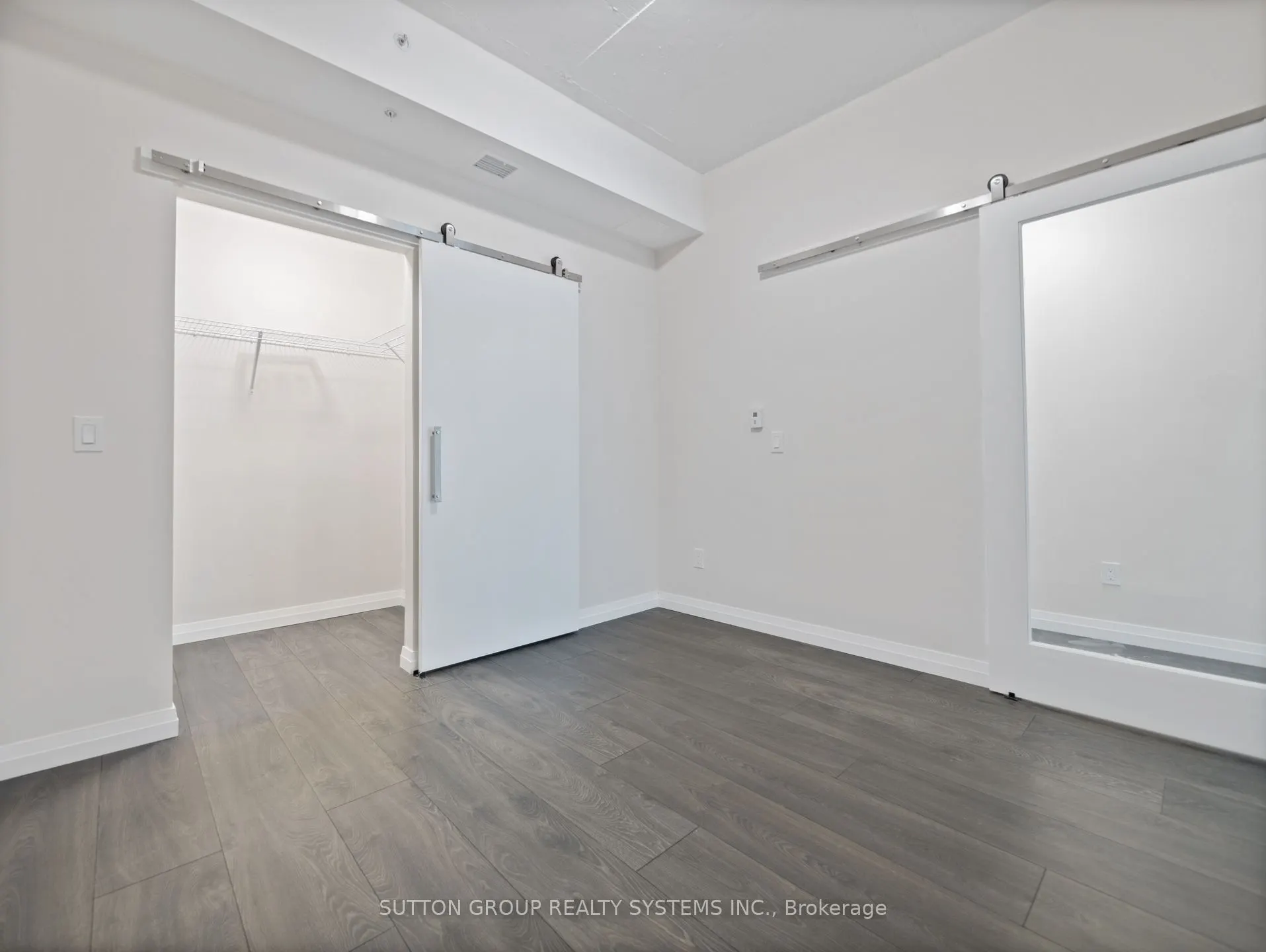 108 Garment Street, #404