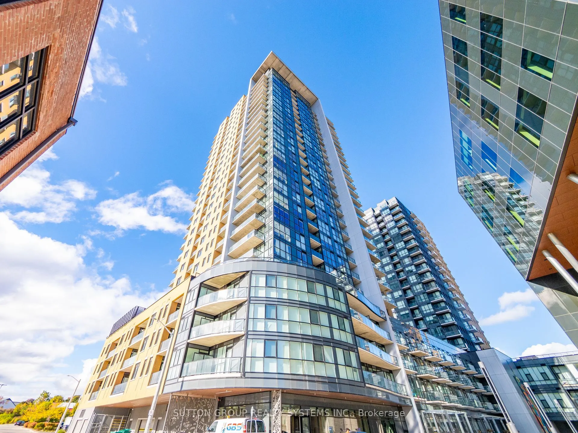 108 Garment Street, #404