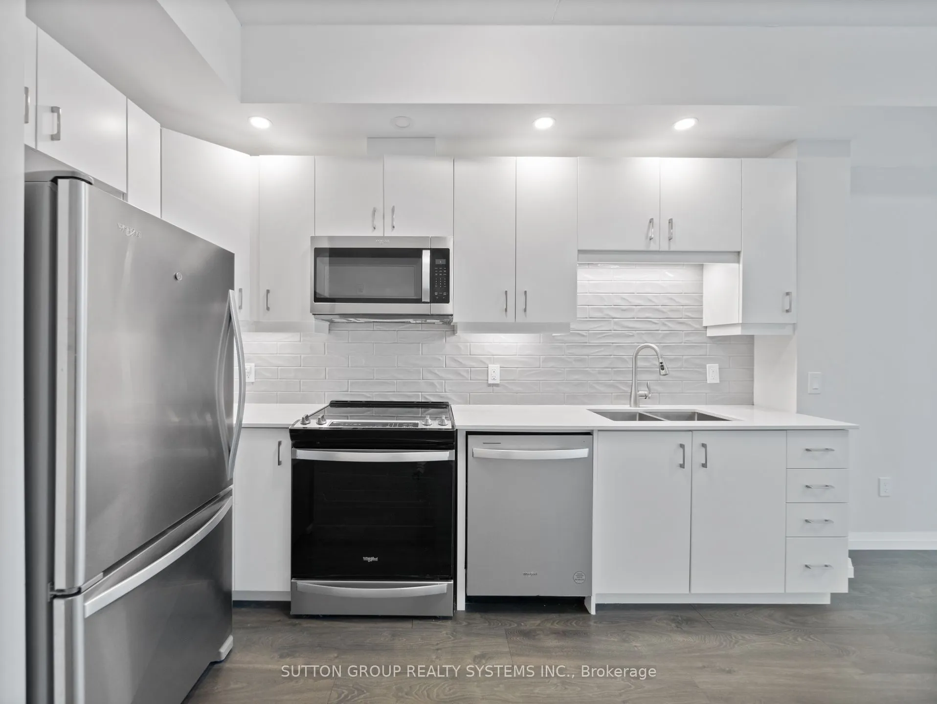 108 Garment Street, #404