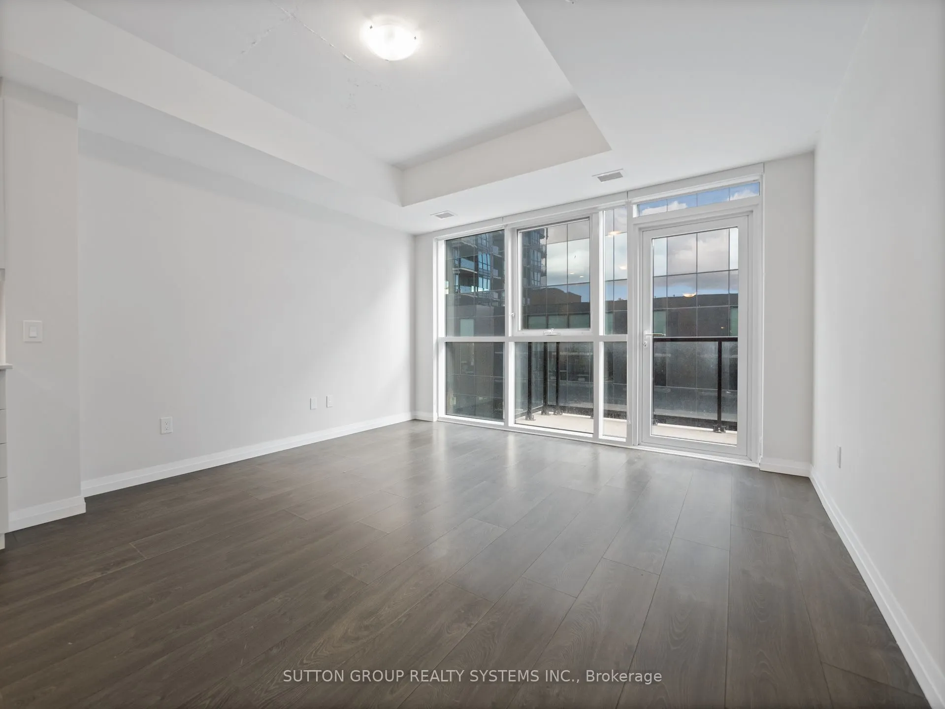 108 Garment Street, #404