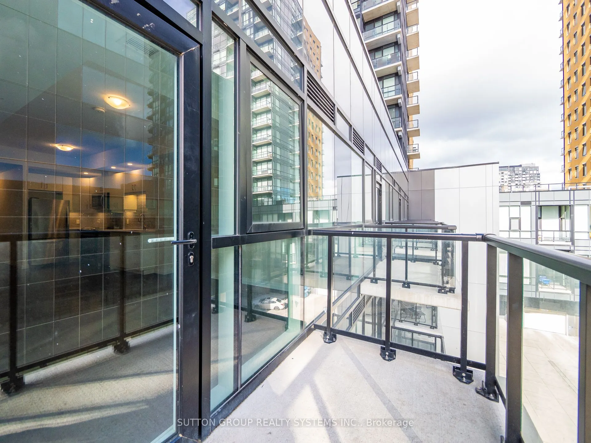 108 Garment Street, #404