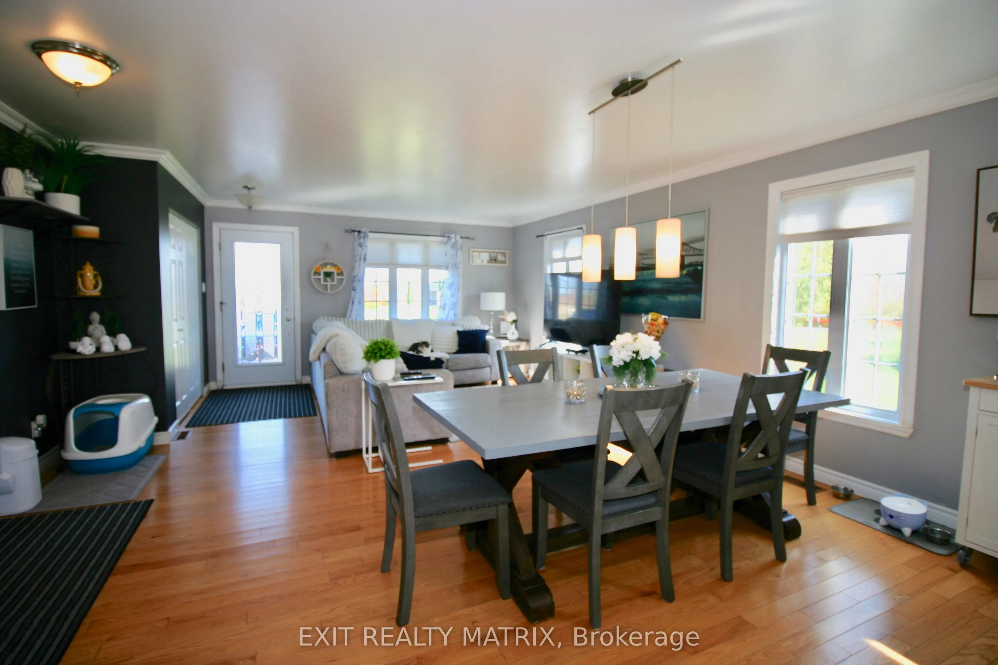 3532-3534 Front Road