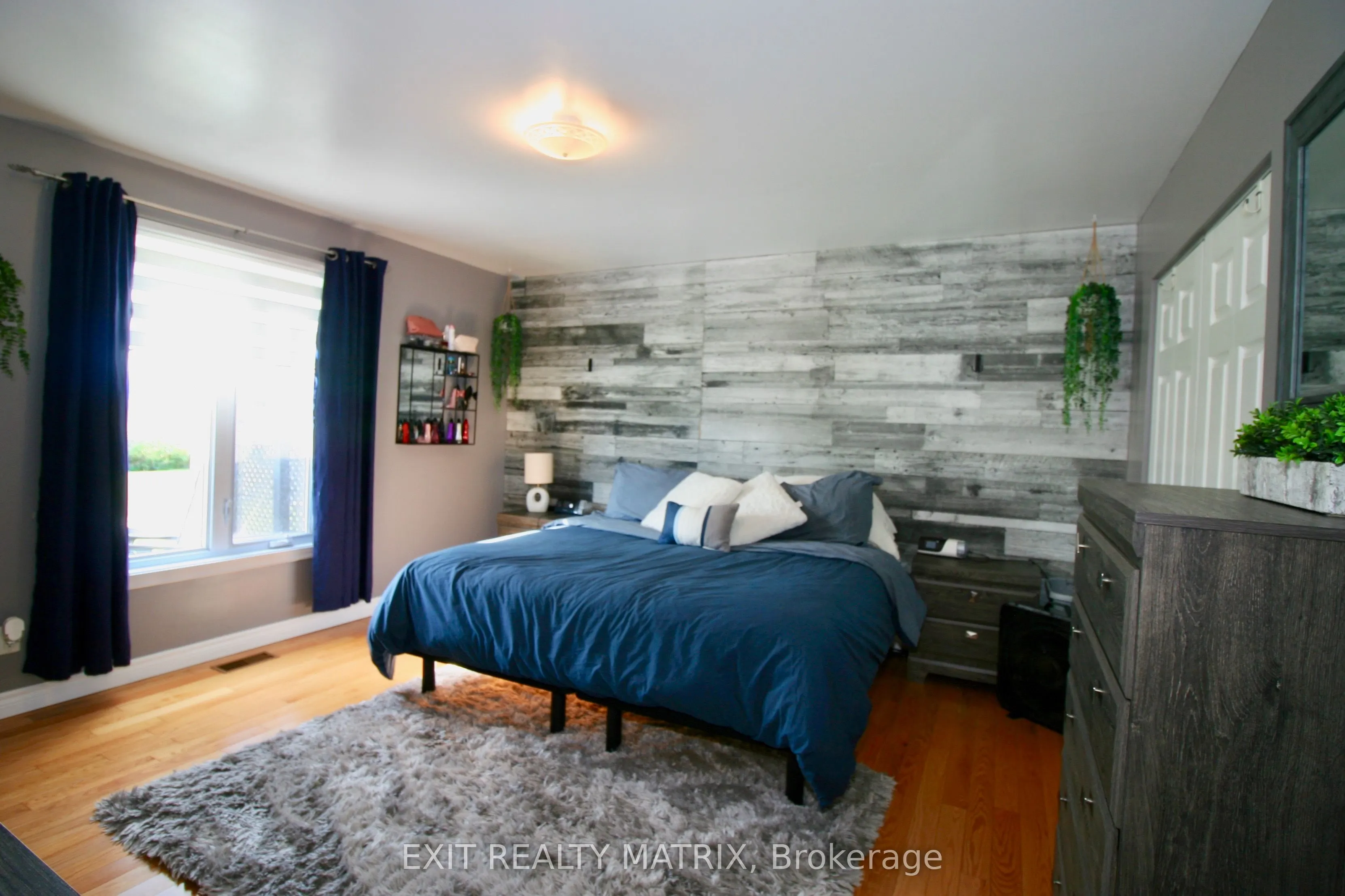 3532-3534 Front Road