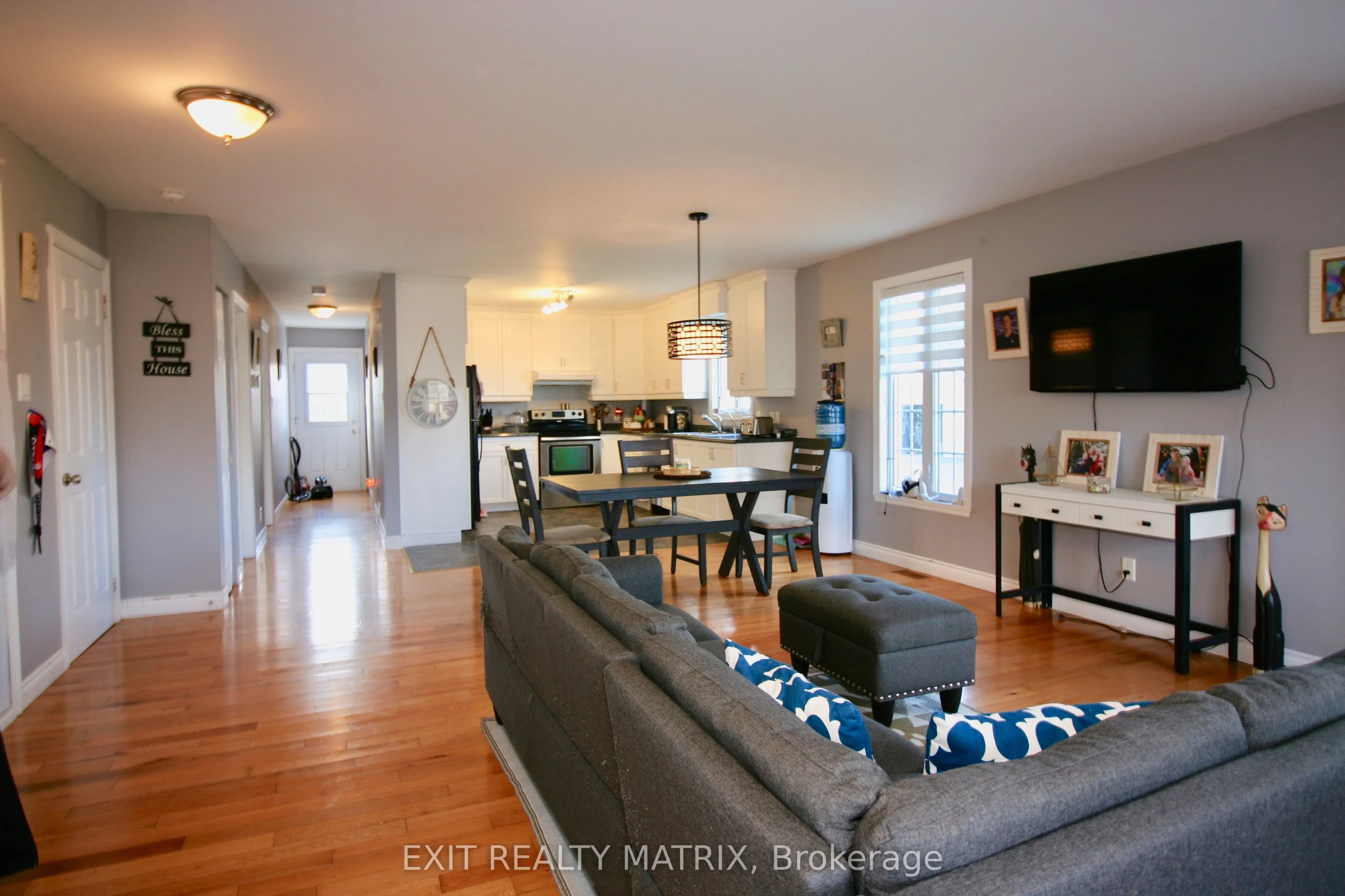 3532-3534 Front Road