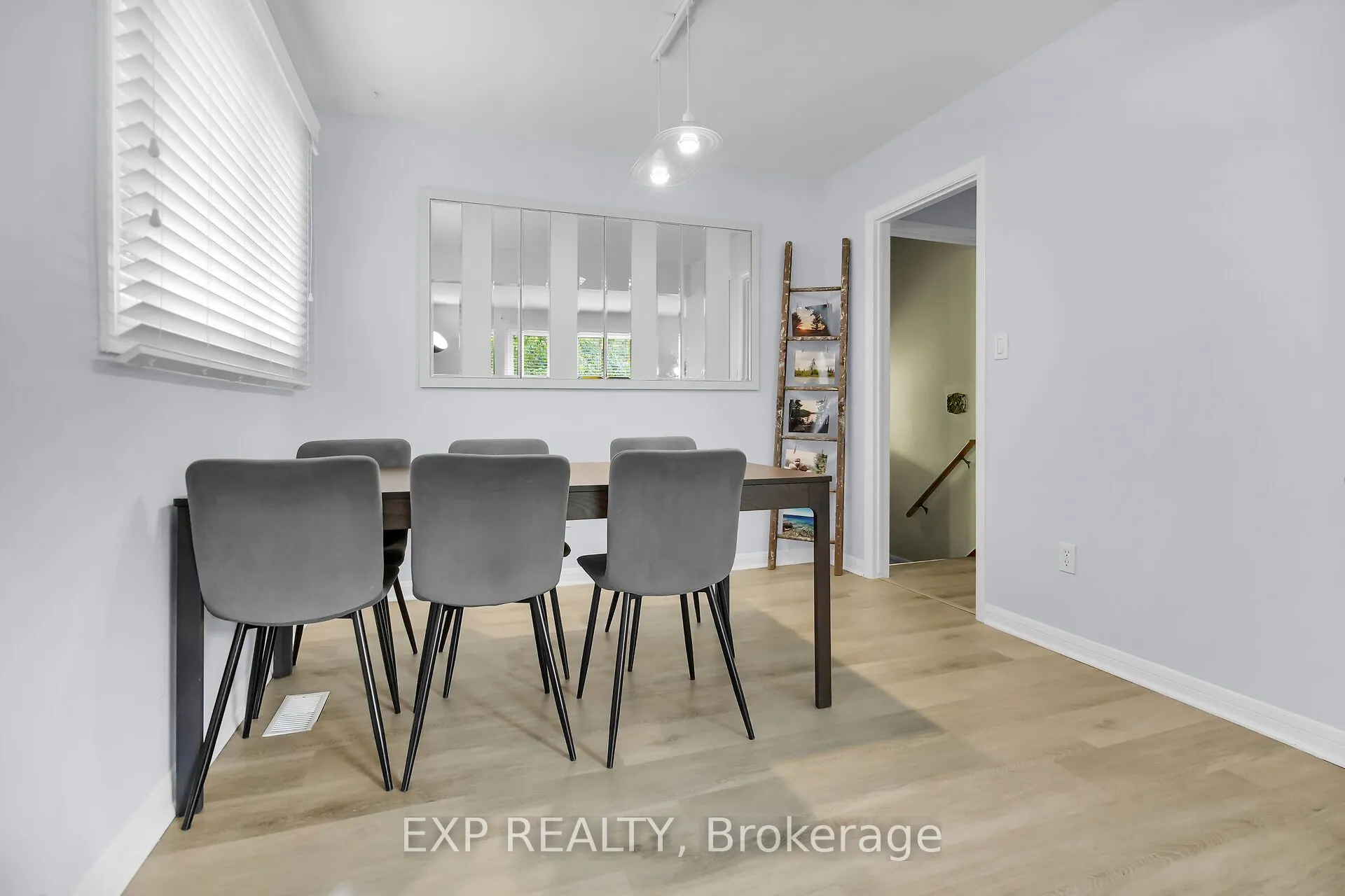 61 Larkspur Crescent