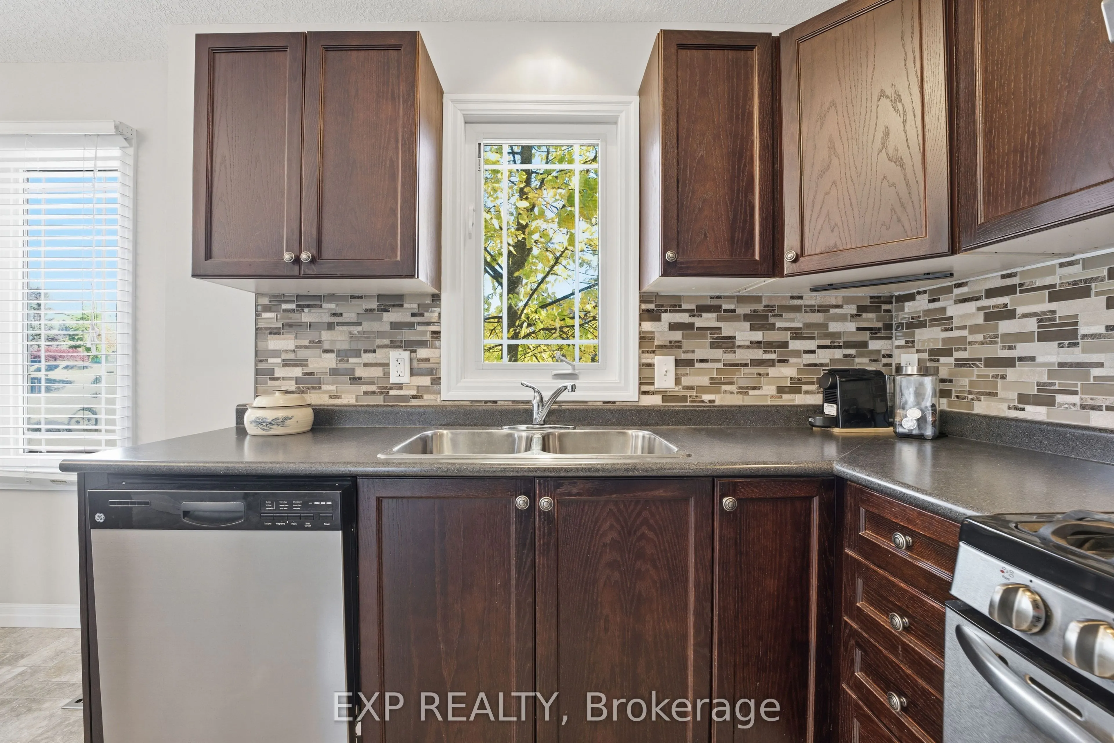 10 Foxglove Crescent, #6