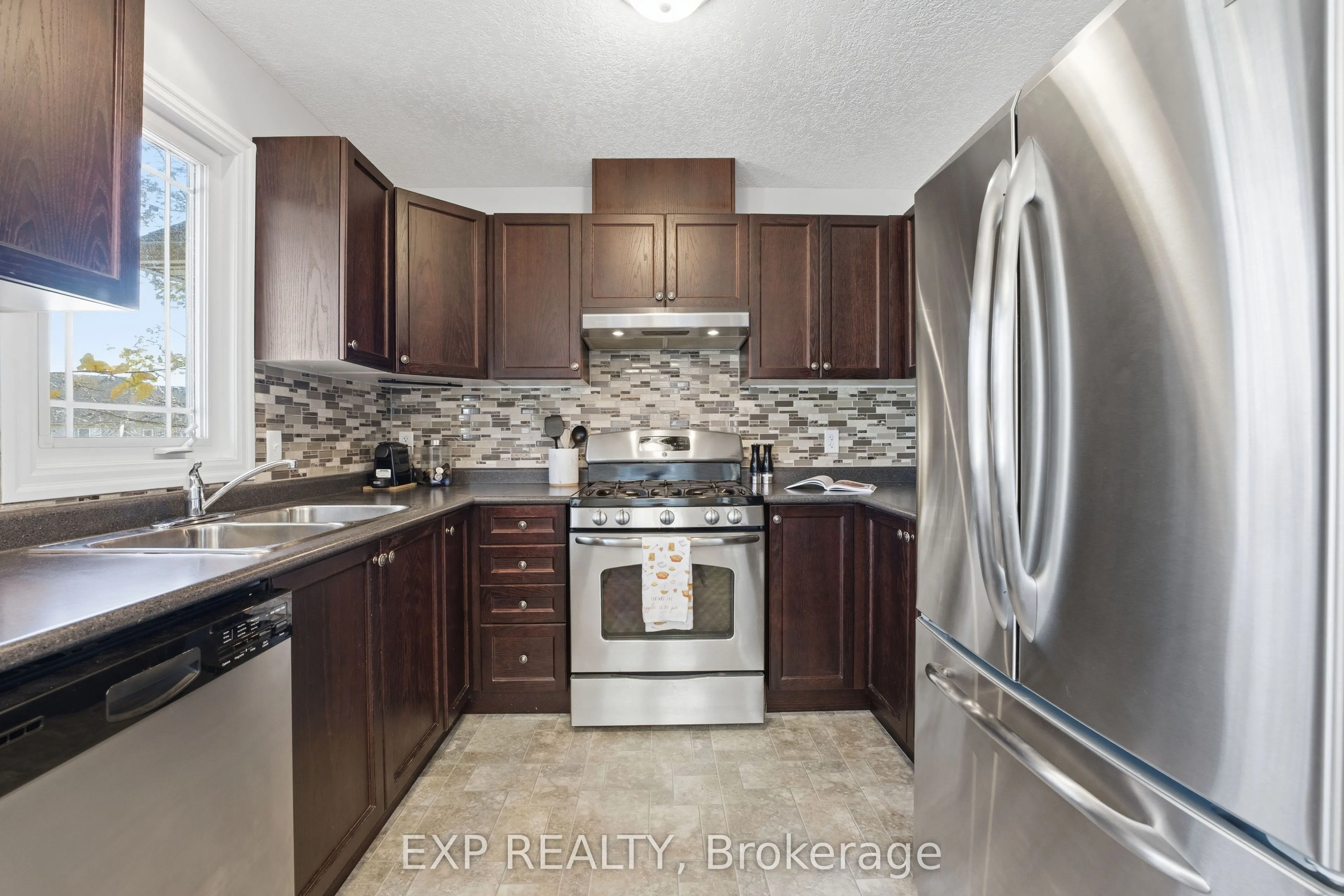 10 Foxglove Crescent, #6