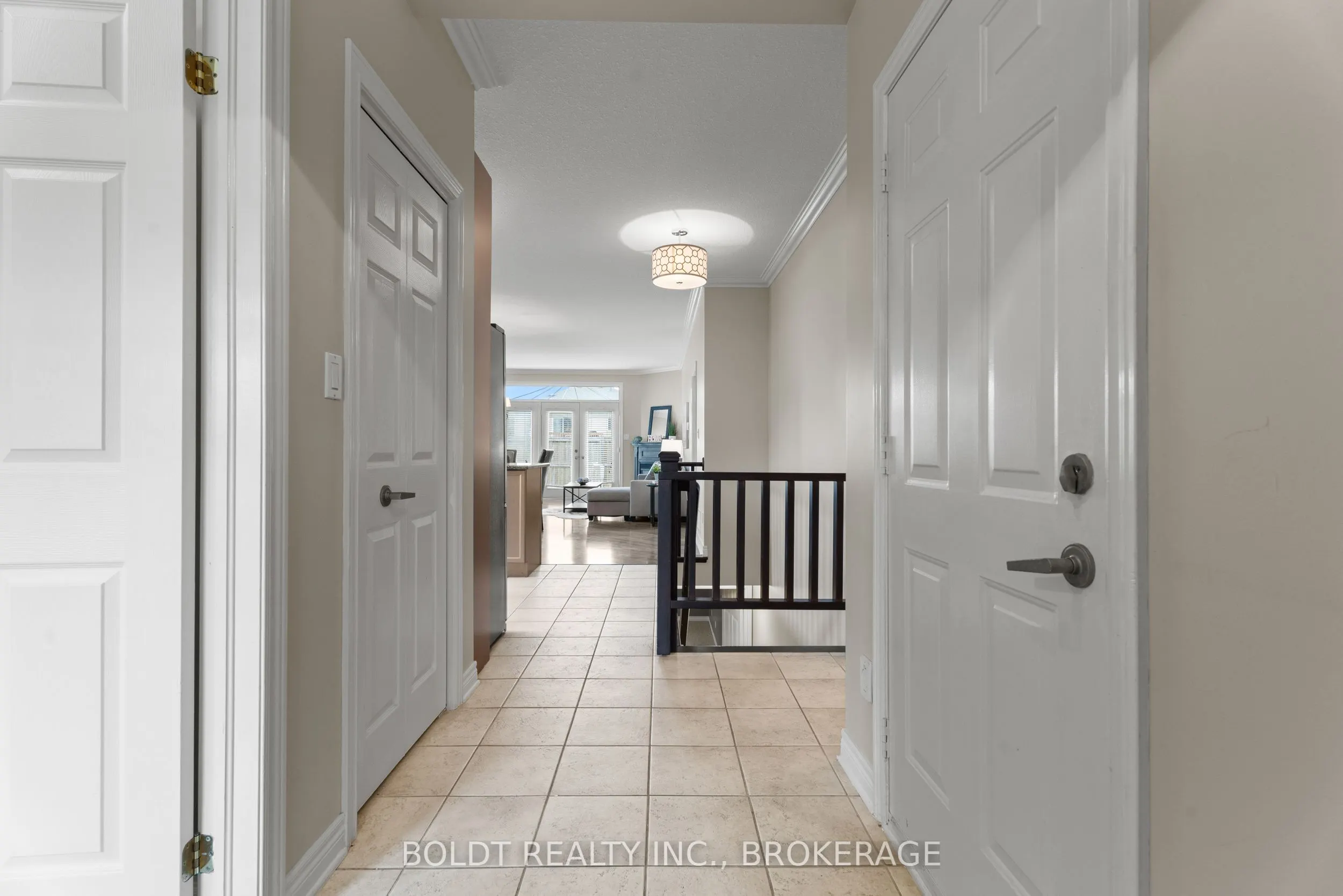 8 Willowlanding Court