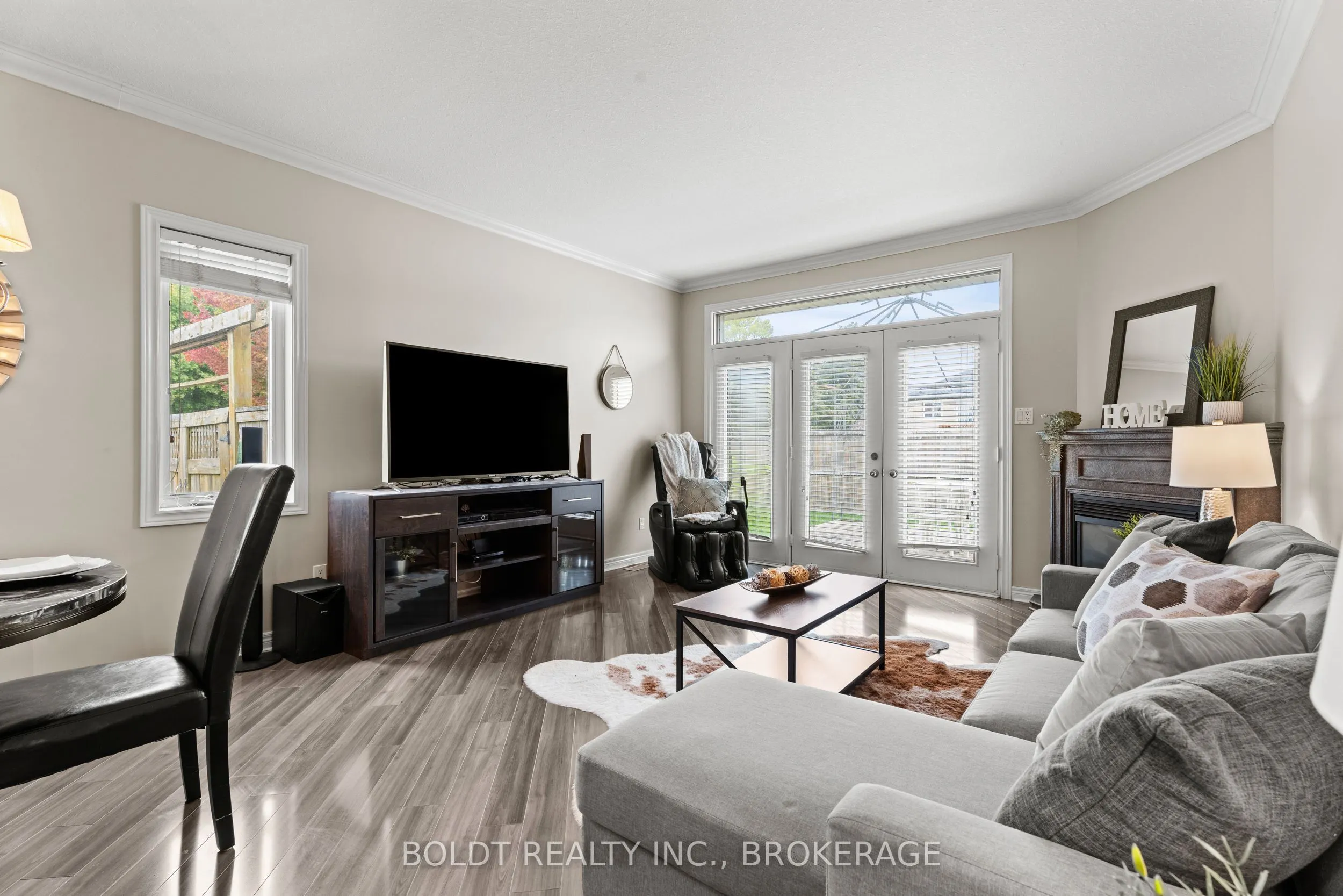 8 Willowlanding Court