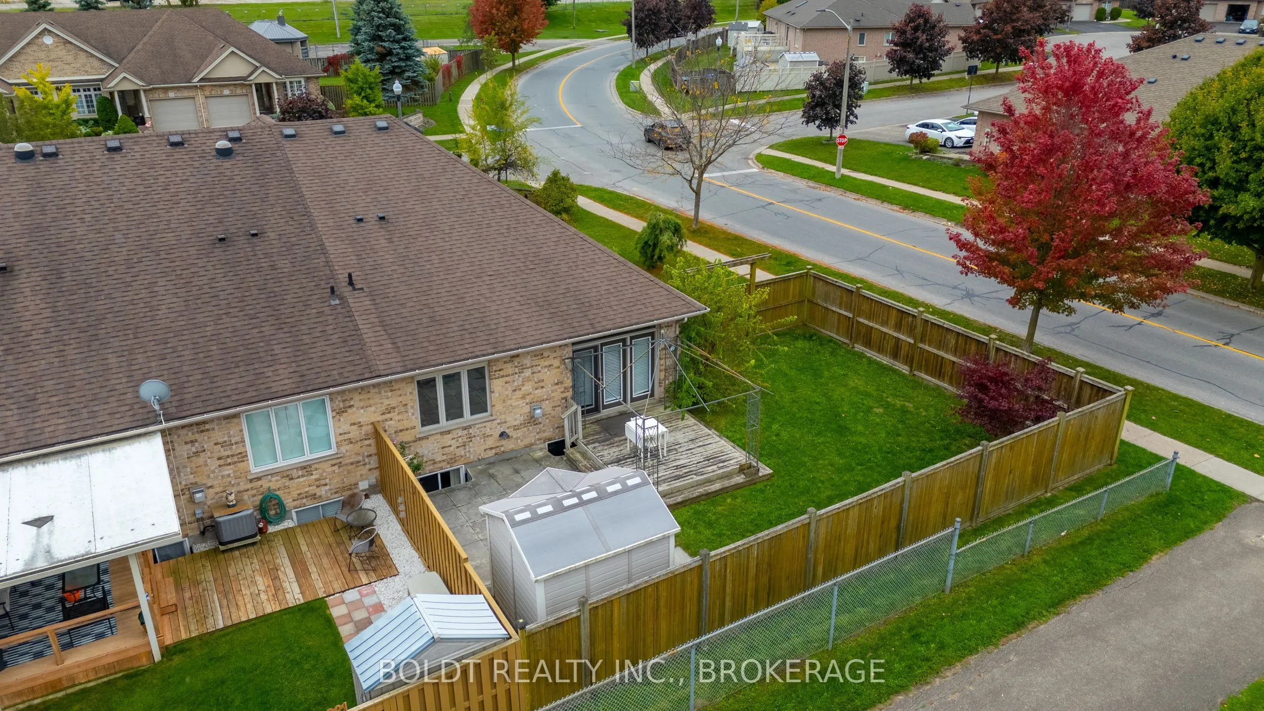 8 Willowlanding Court