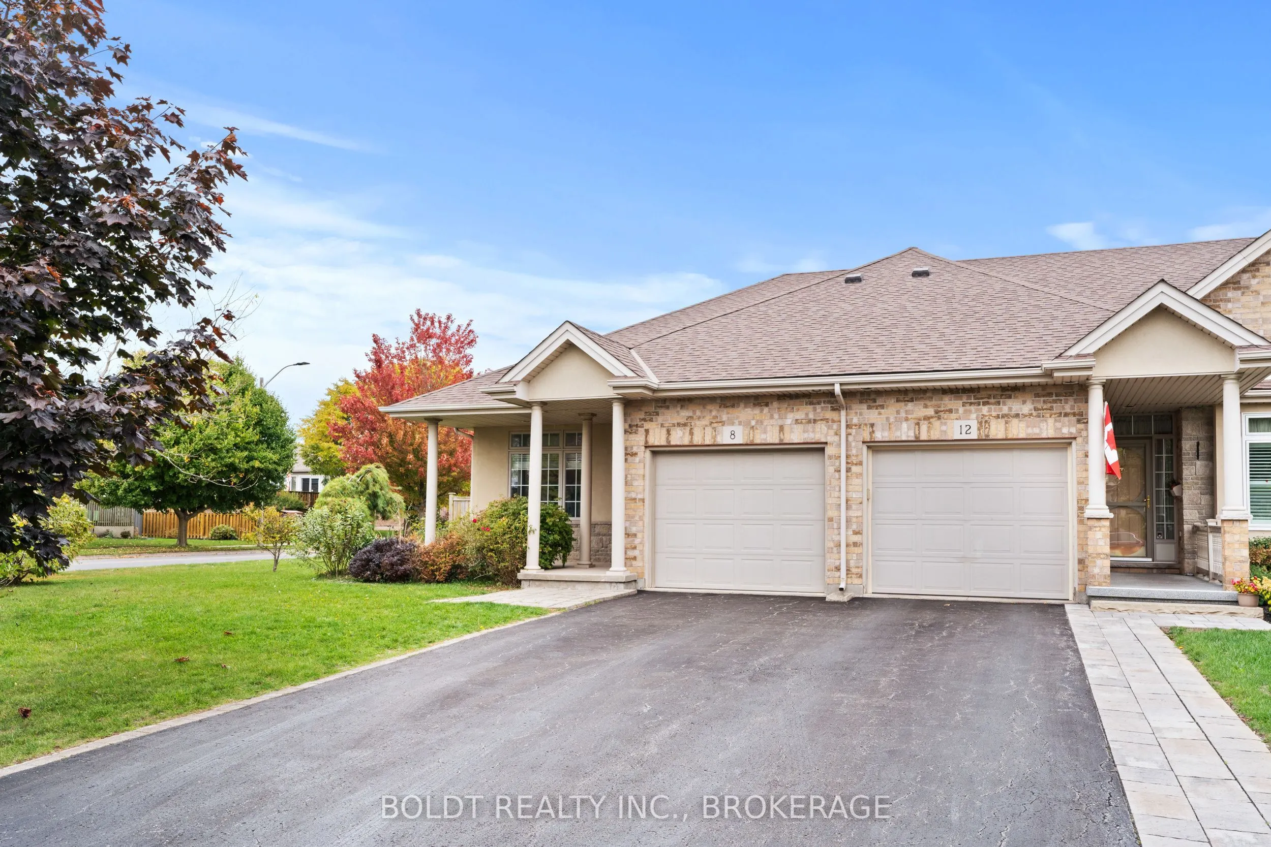 8 Willowlanding Court