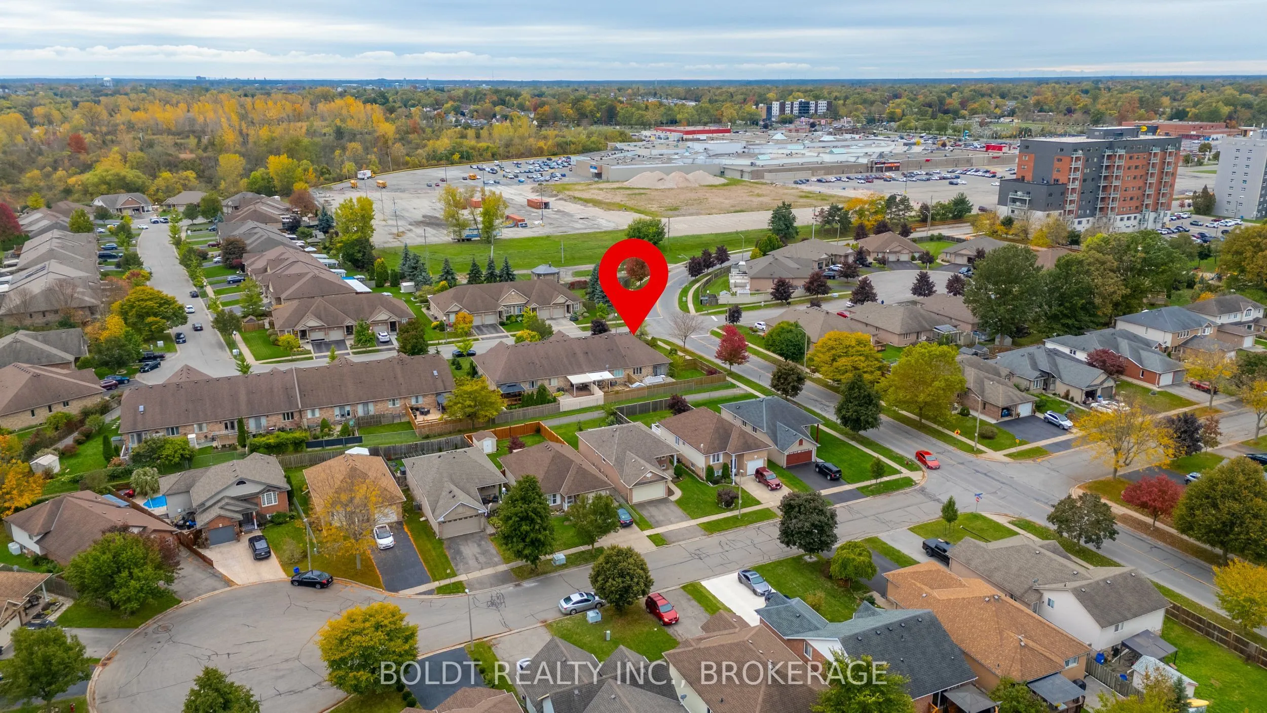 8 Willowlanding Court