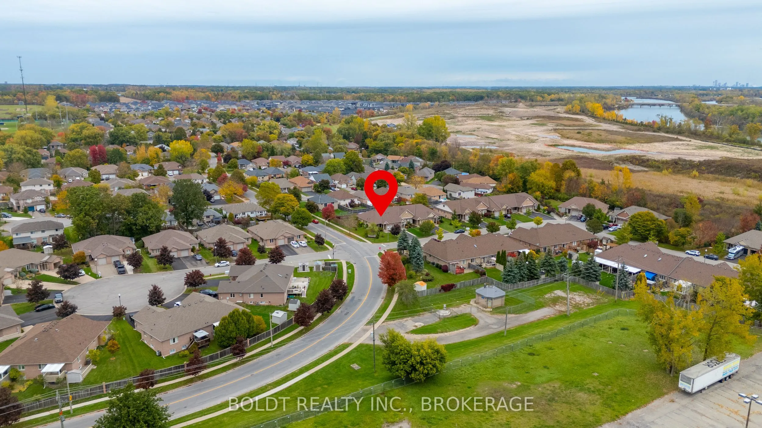 8 Willowlanding Court