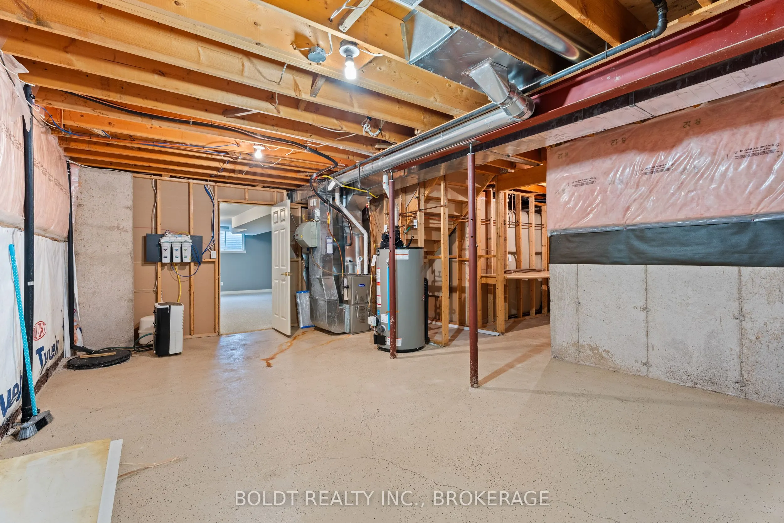 8 Willowlanding Court