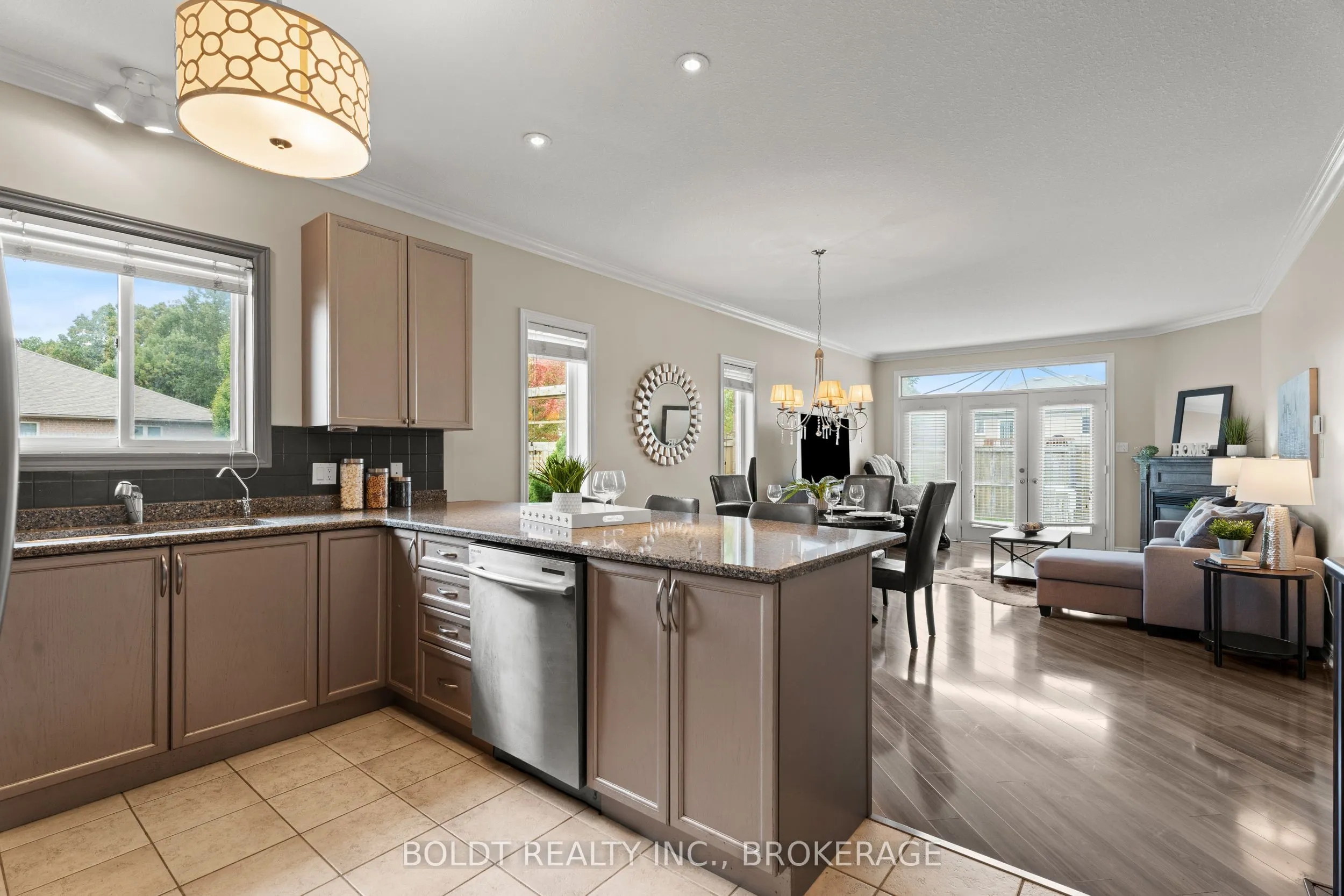 8 Willowlanding Court