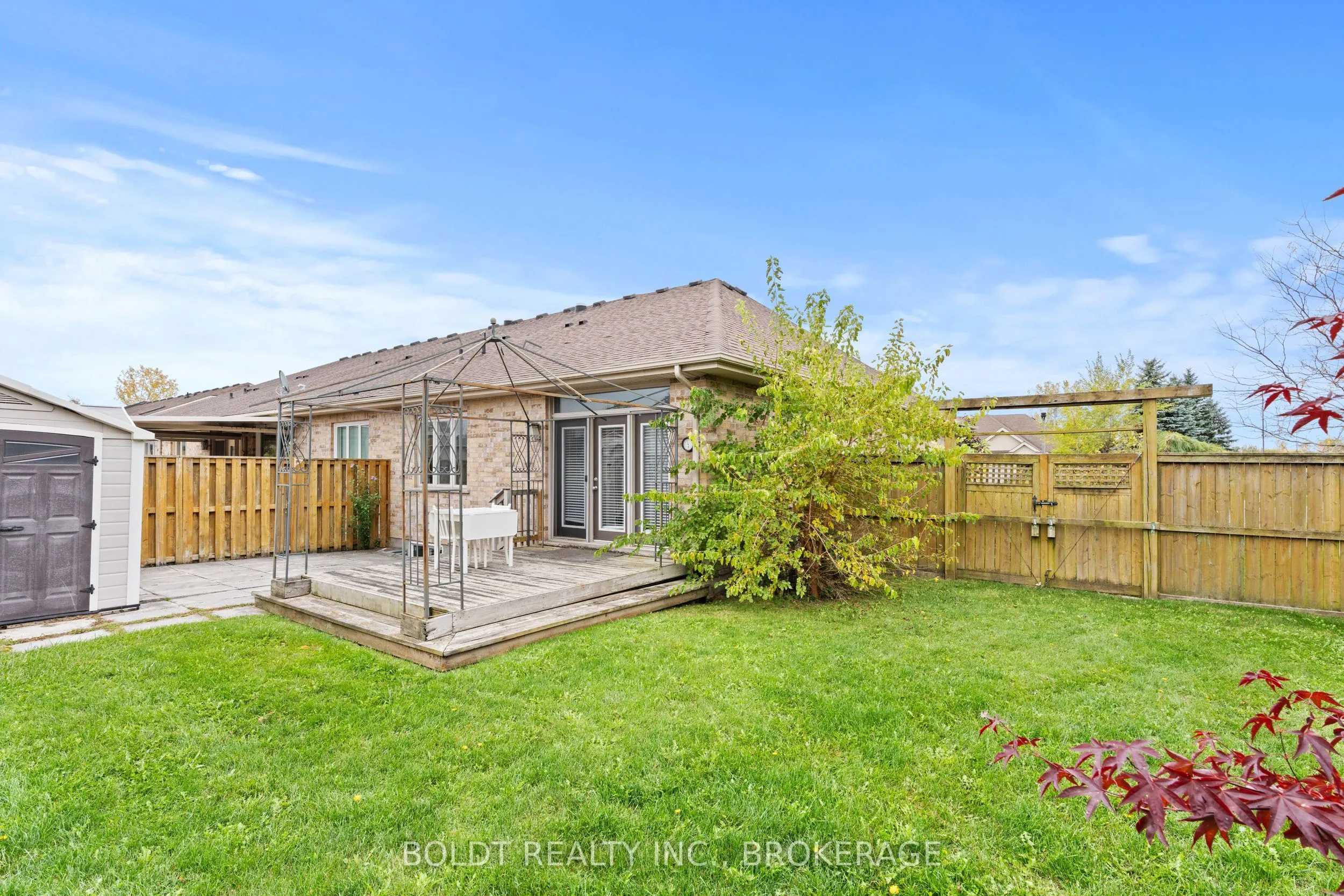 8 Willowlanding Court