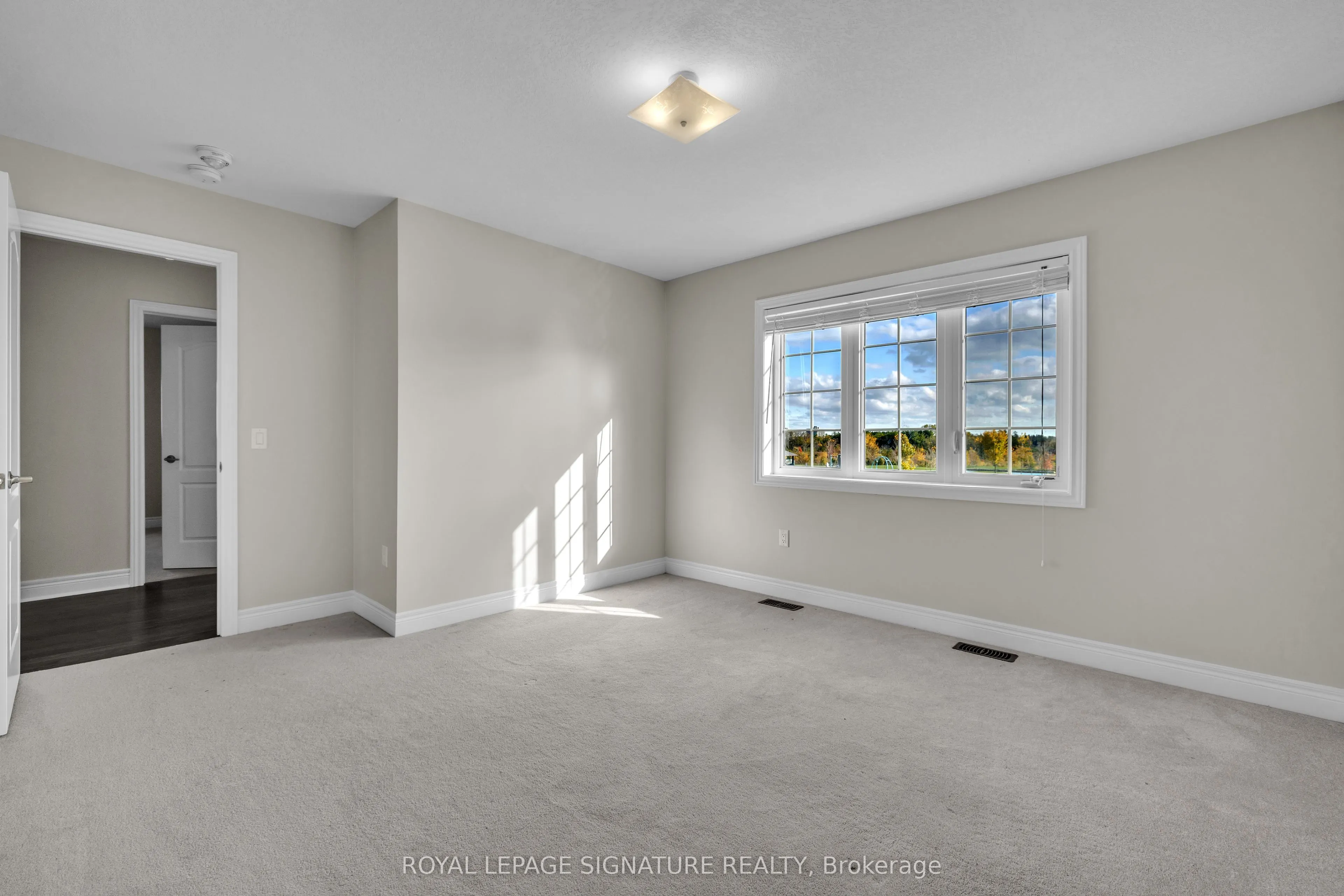 1089 Upper Thames Drive